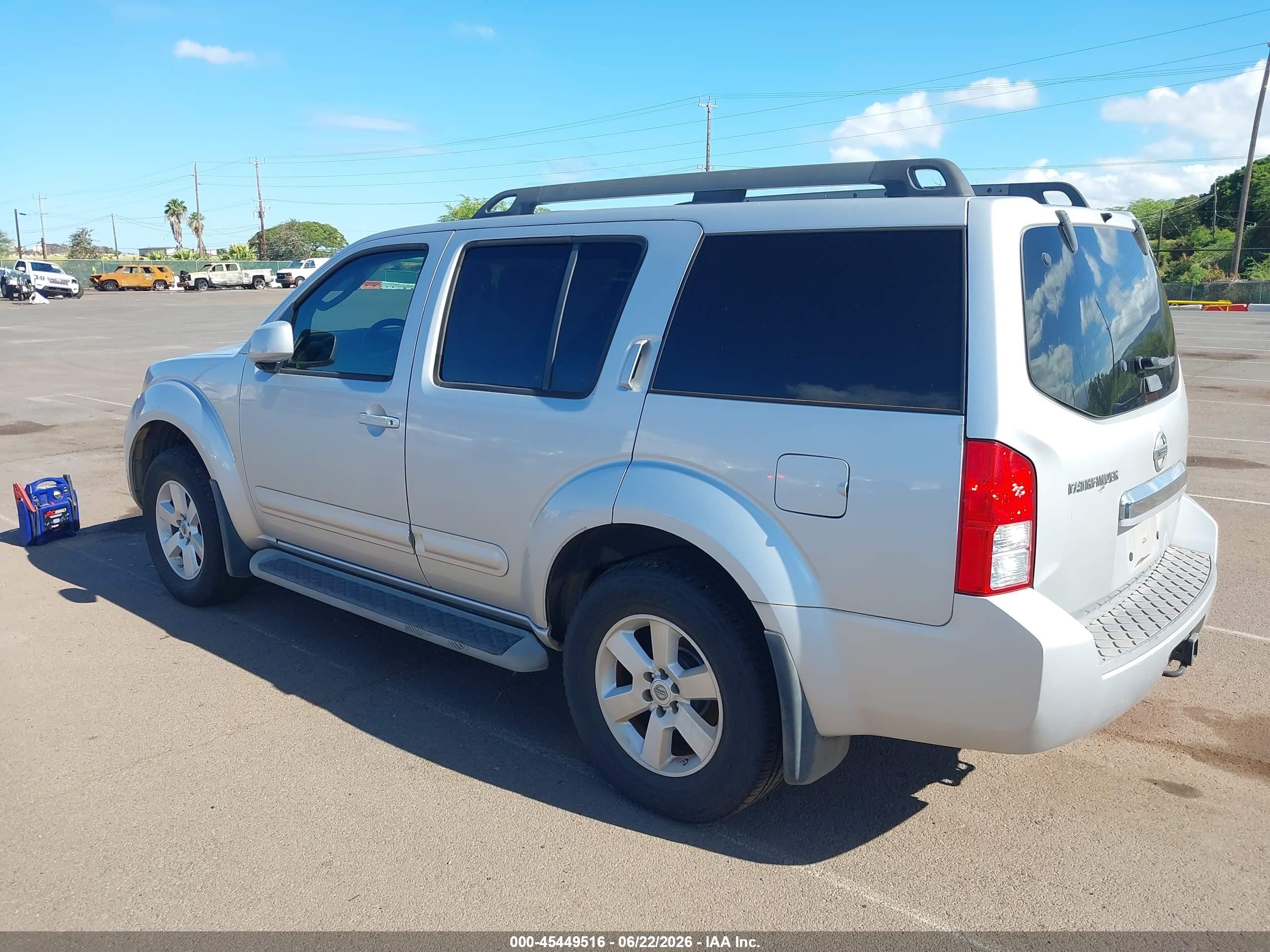 2012 Nissan Pathfinder Sv Silver vin: 5N1AR1NN6CC620838