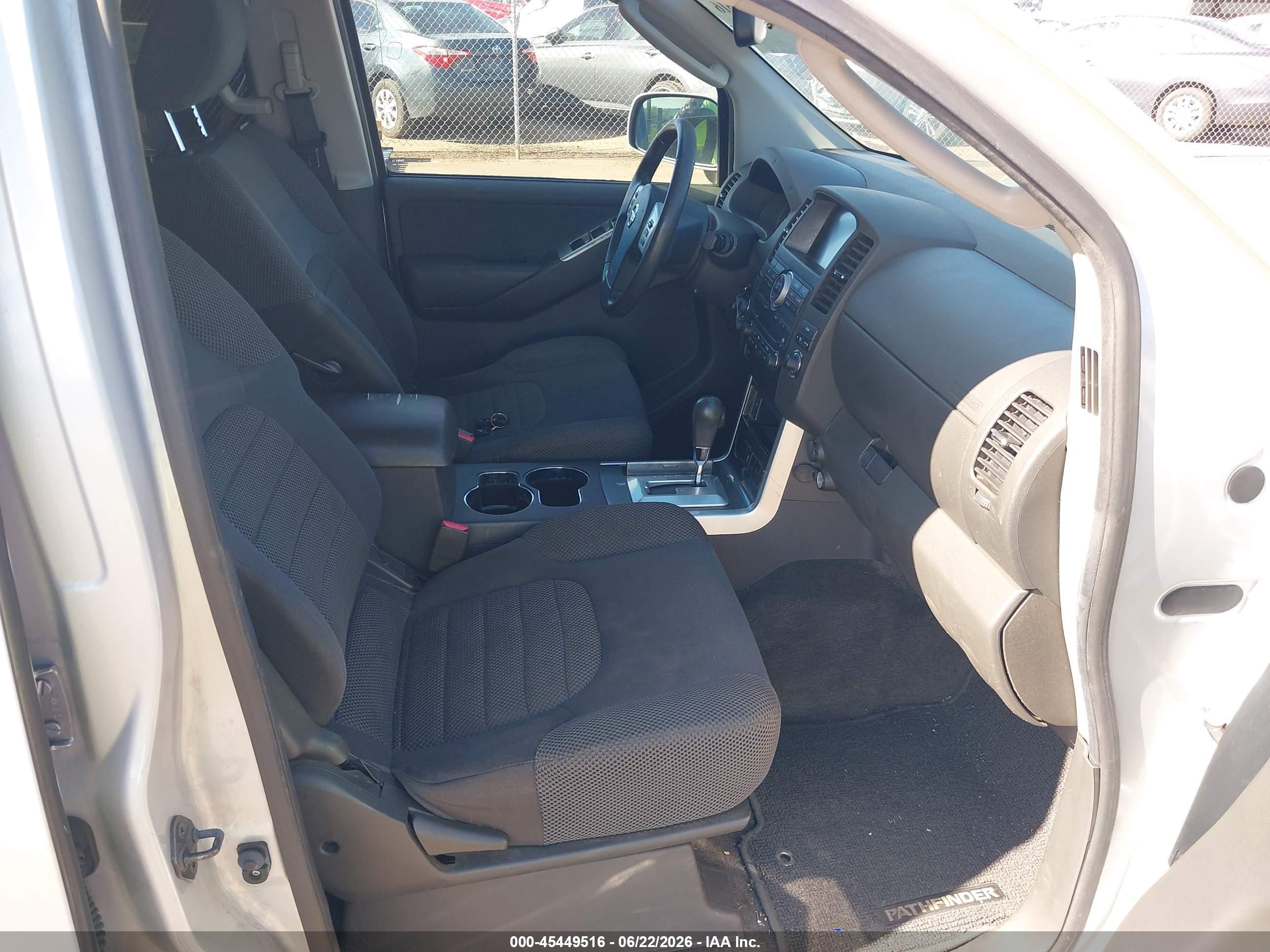 2012 Nissan Pathfinder Sv Silver vin: 5N1AR1NN6CC620838
