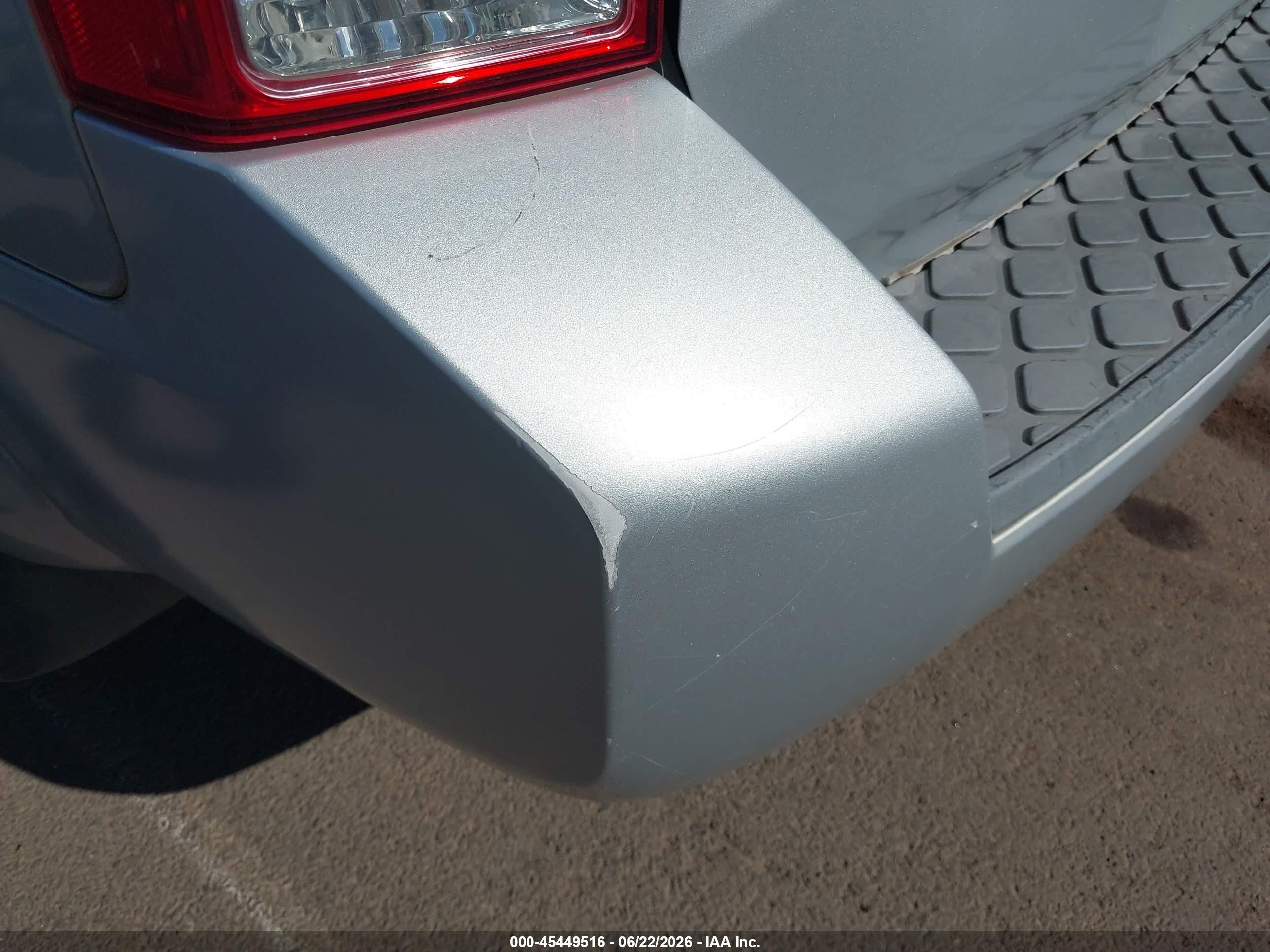 2012 Nissan Pathfinder Sv Silver vin: 5N1AR1NN6CC620838