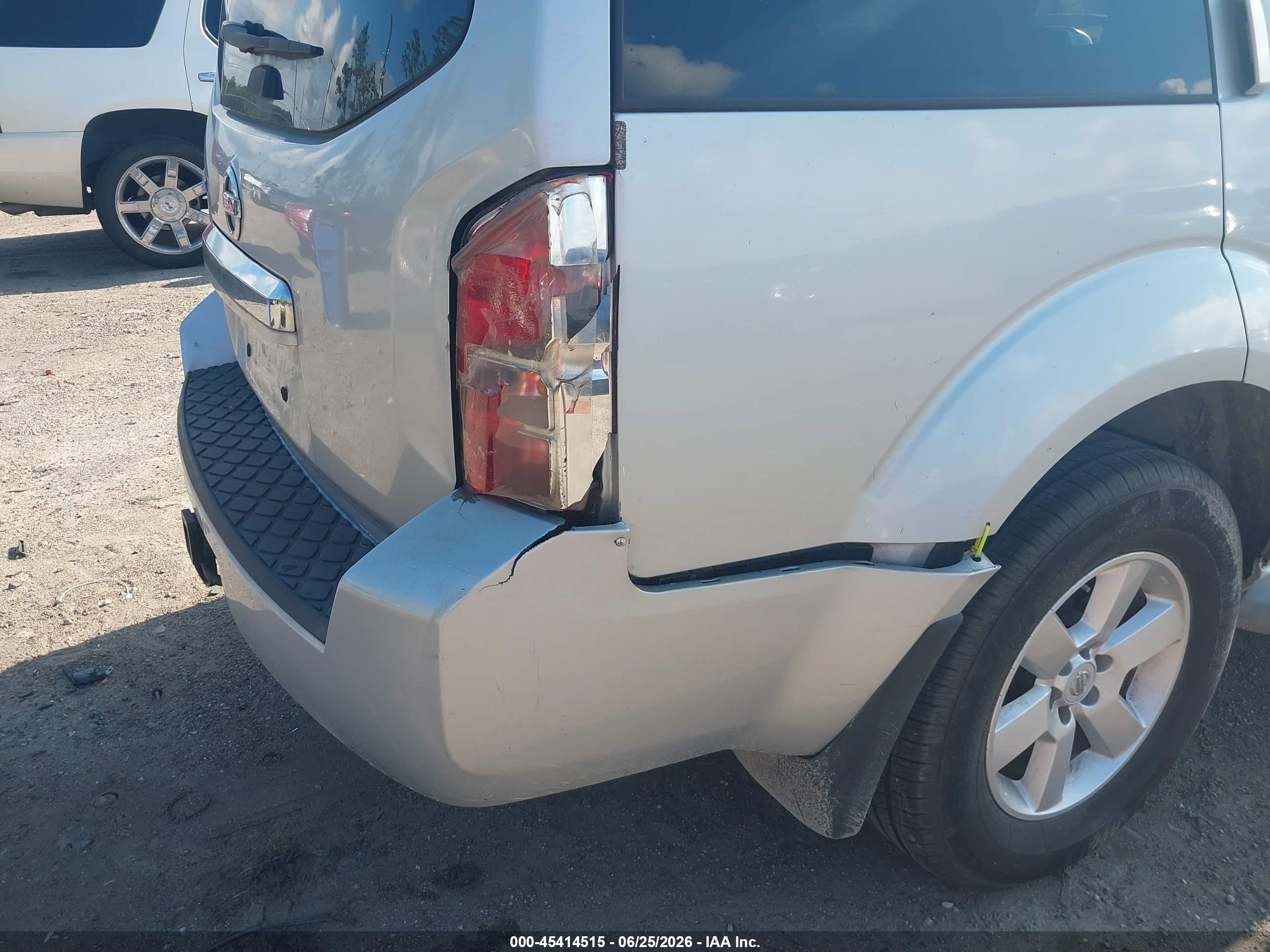 2012 Nissan Pathfinder Sv Серебряный vin: 5N1AR1NN6CC620984