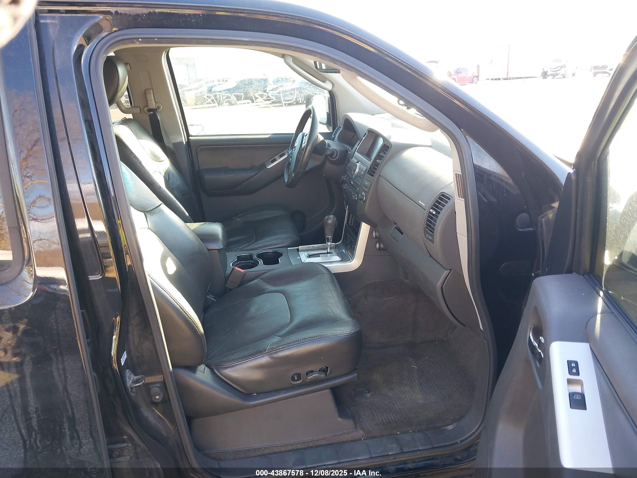 2011 Nissan Pathfinder Silver Black vin: 5N1AR1NN7BC607031