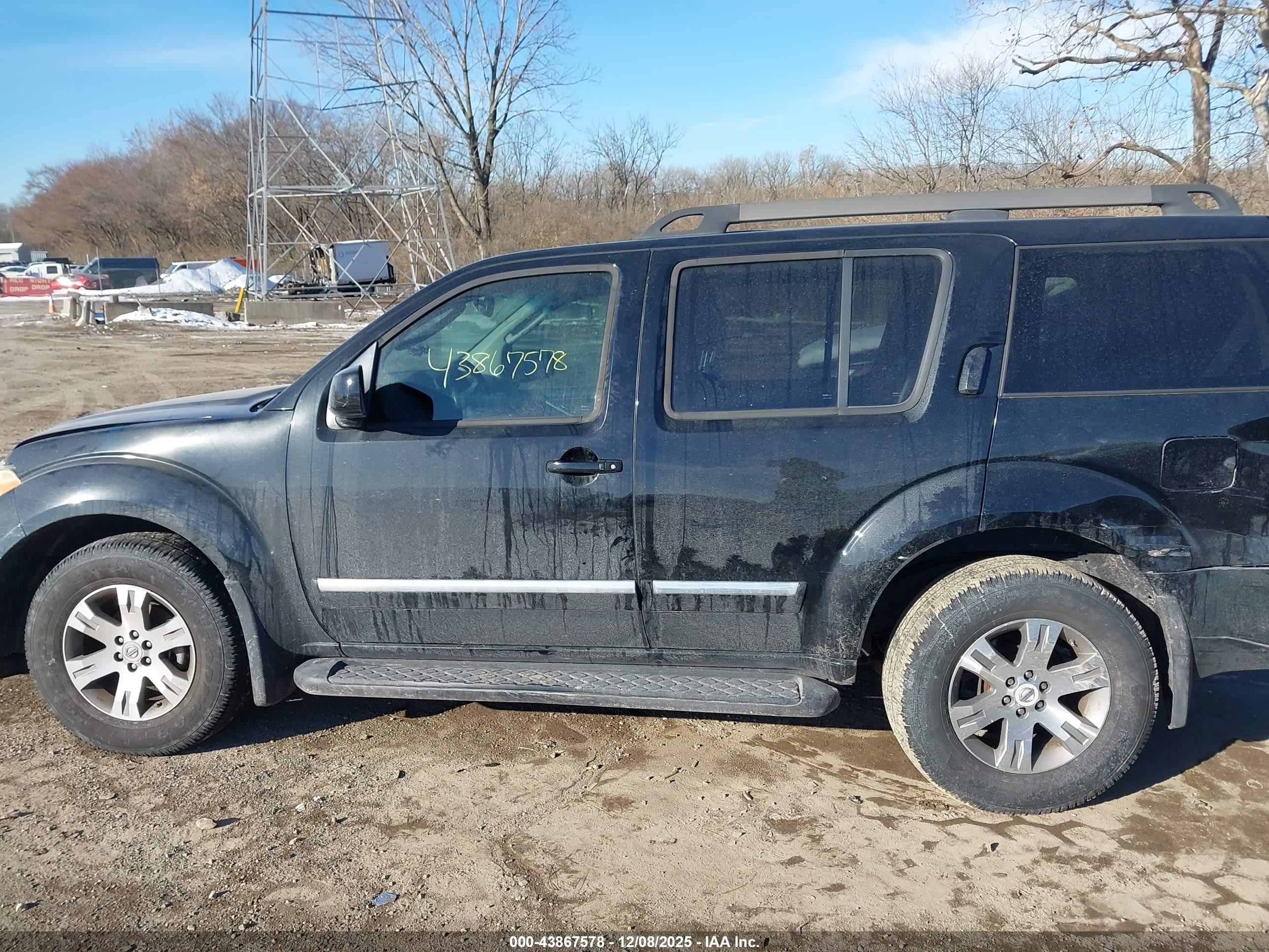 2011 Nissan Pathfinder Silver Black vin: 5N1AR1NN7BC607031