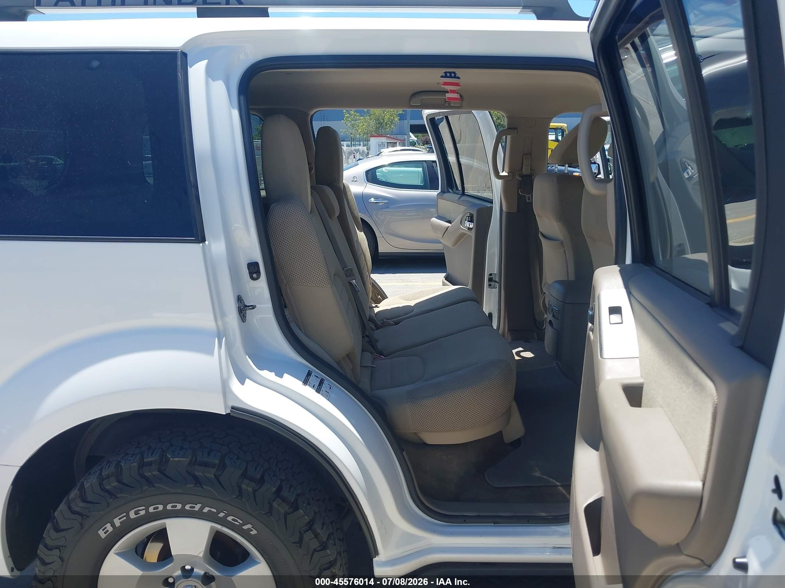 2012 Nissan Pathfinder S White vin: 5N1AR1NN7CC616183
