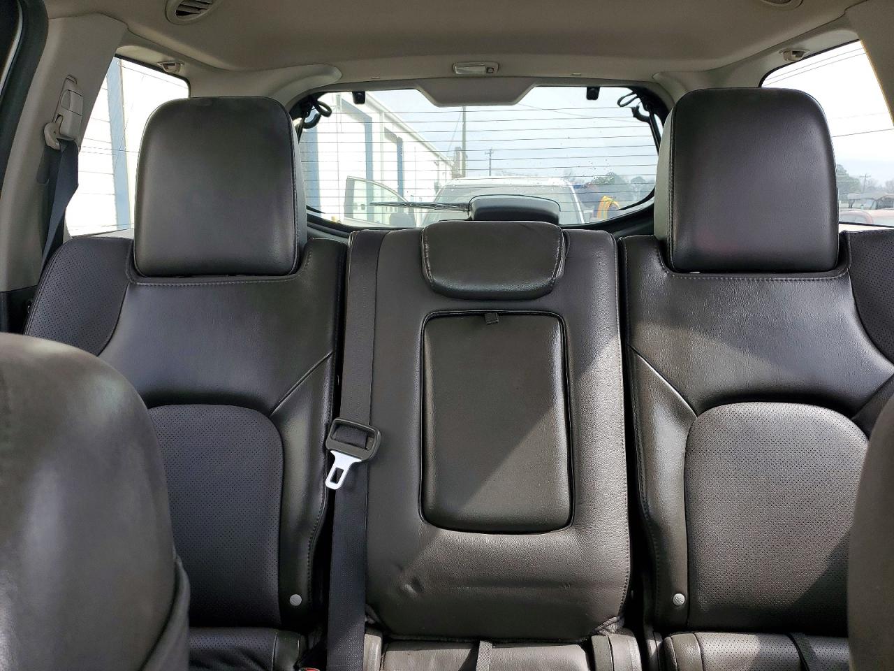 2012 Nissan Pathfinder S Silver vin: 5N1AR1NN7CC631976