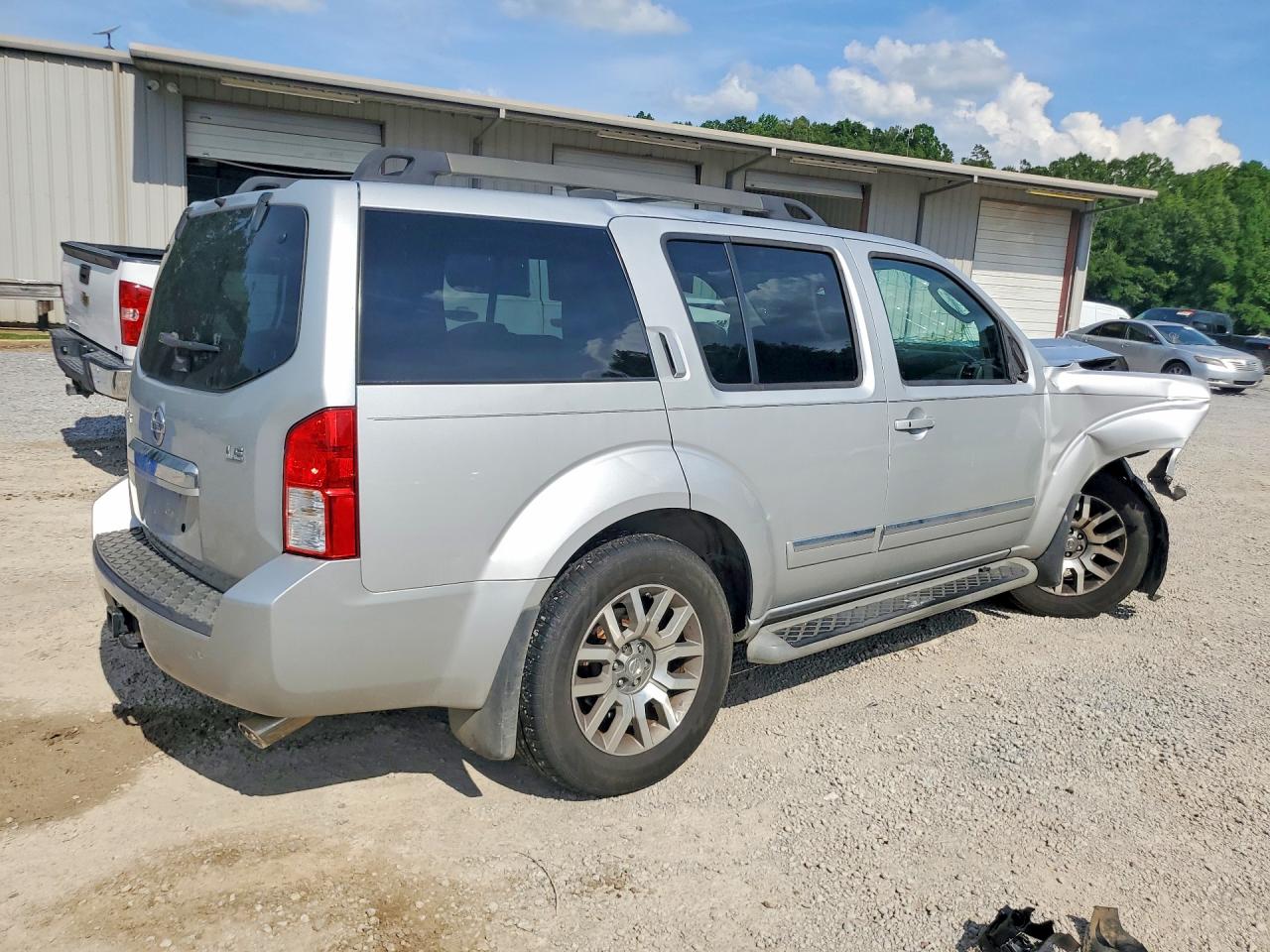 2012 Nissan Pathfinder S Silver vin: 5N1AR1NN8CC636152