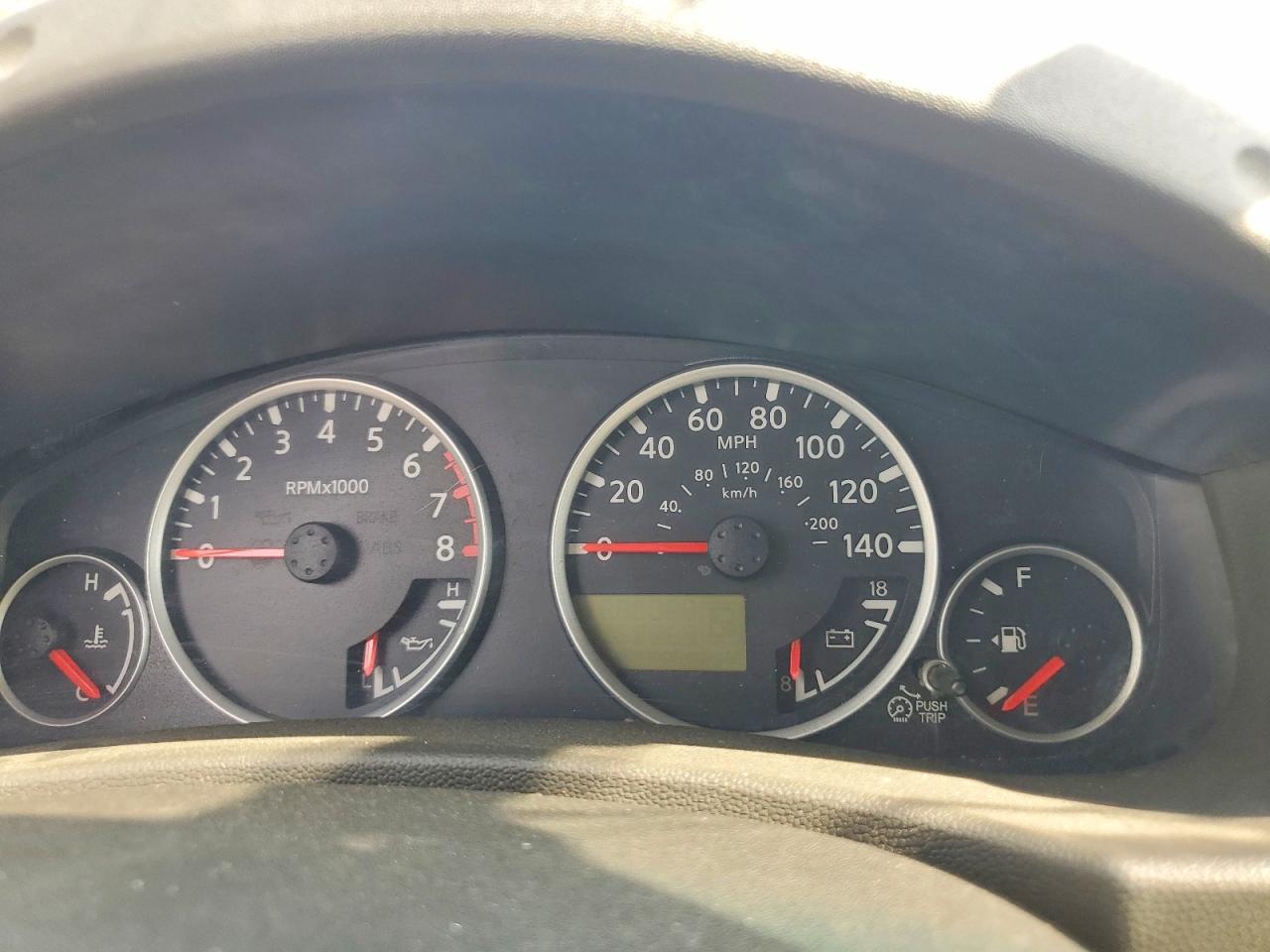 2012 Nissan Pathfinder S Silver vin: 5N1AR1NN8CC636152