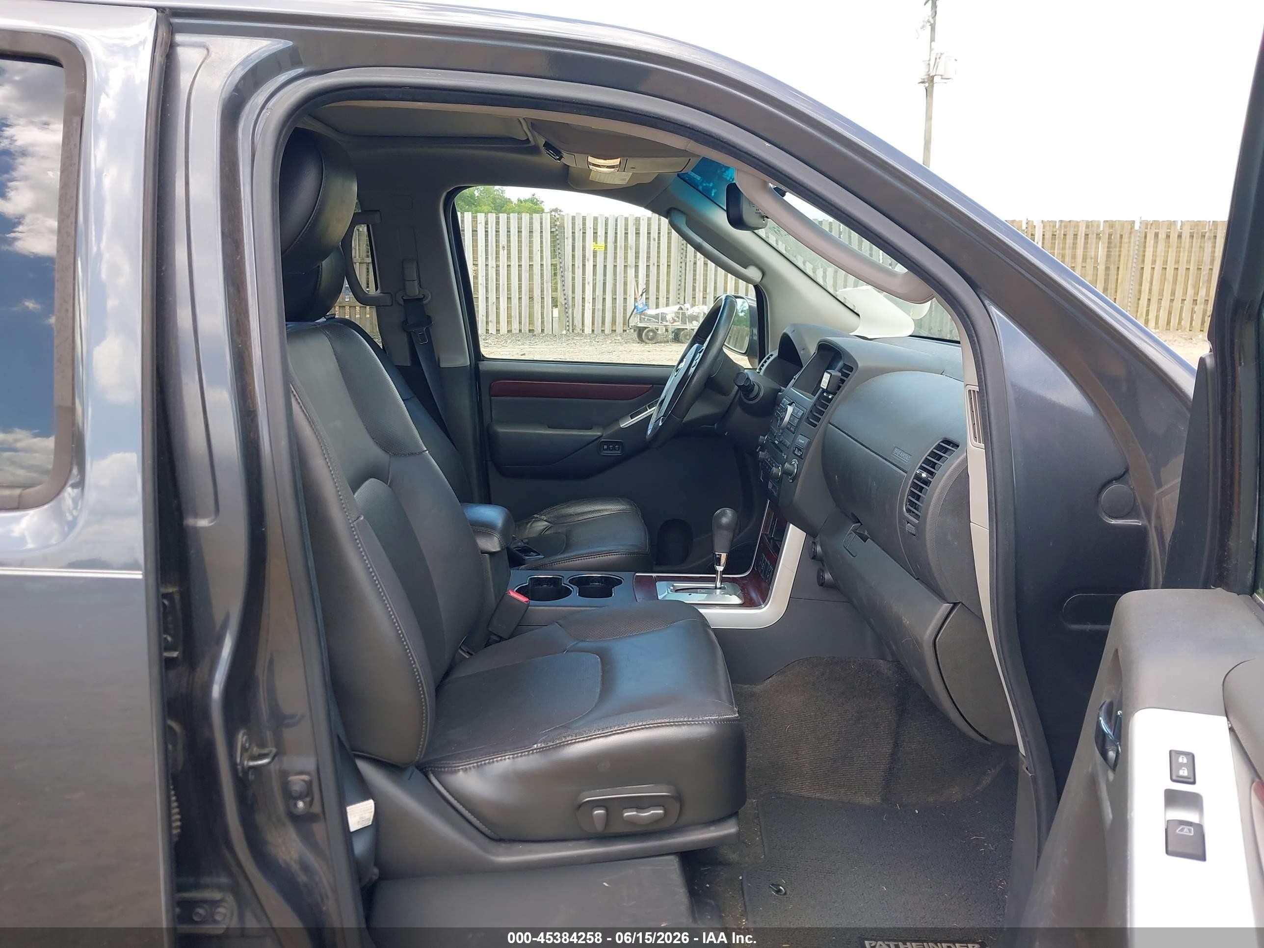 2012 Nissan Pathfinder Le Gray vin: 5N1AR1NN8CC640671