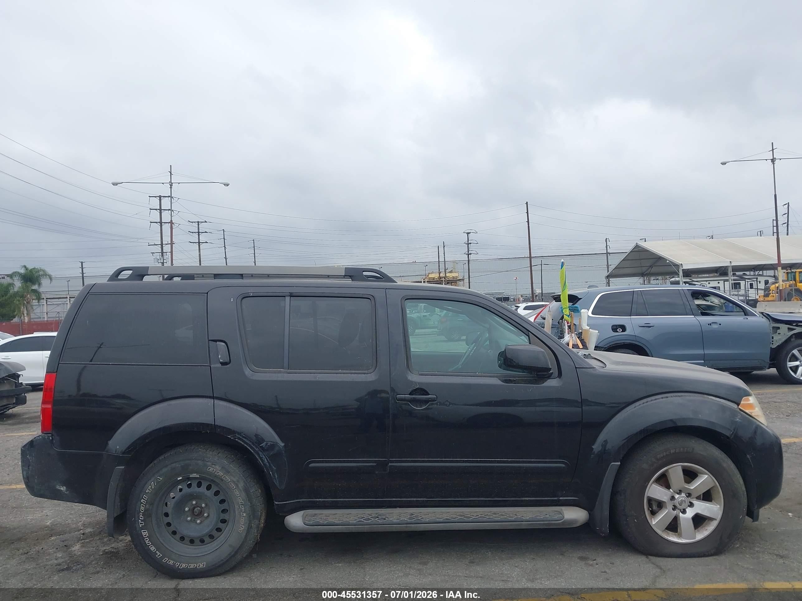 2011 Nissan Pathfinder Sv Black vin: 5N1AR1NN9BC615180