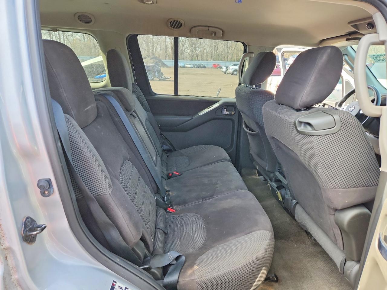 2012 Nissan Pathfinder S Silver vin: 5N1AR1NN9CC611700