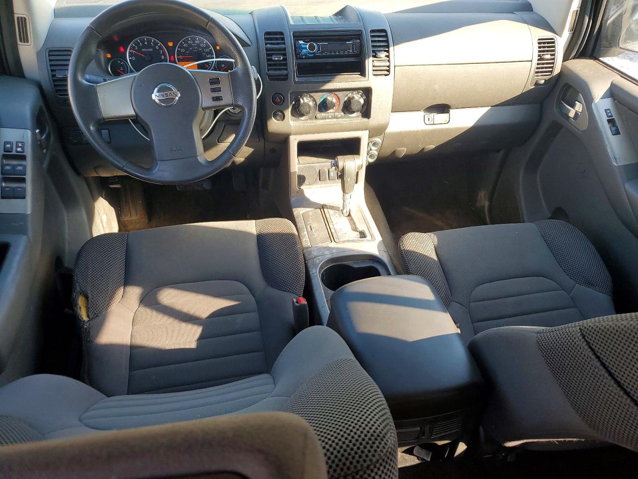 2011 Nissan Pathfinder S Silver vin: 5N1AR1NNXBC603572