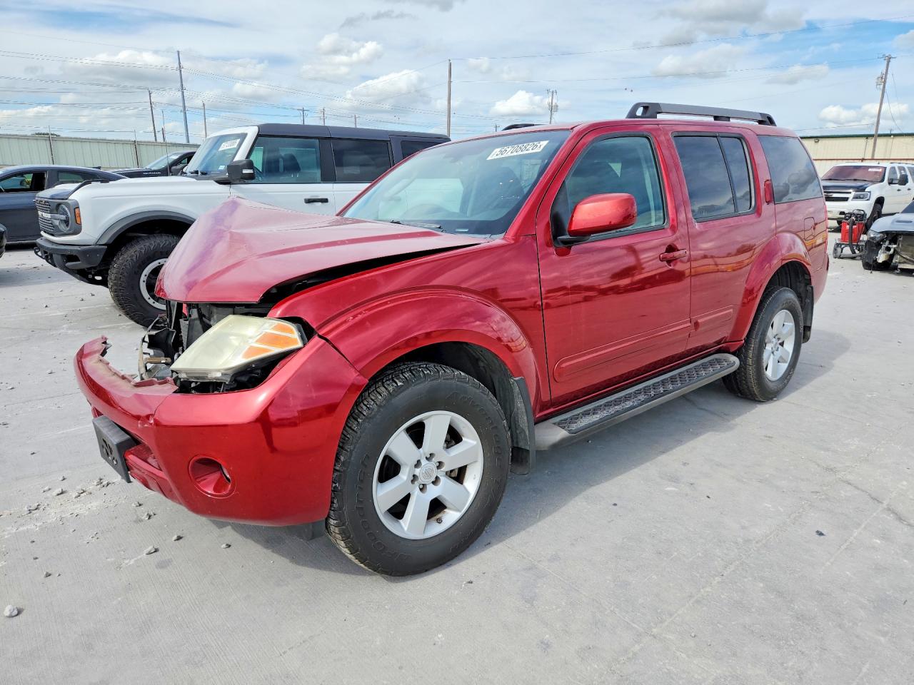 2011 Nissan Pathfinder S Red vin: 5N1AR1NNXBC604169