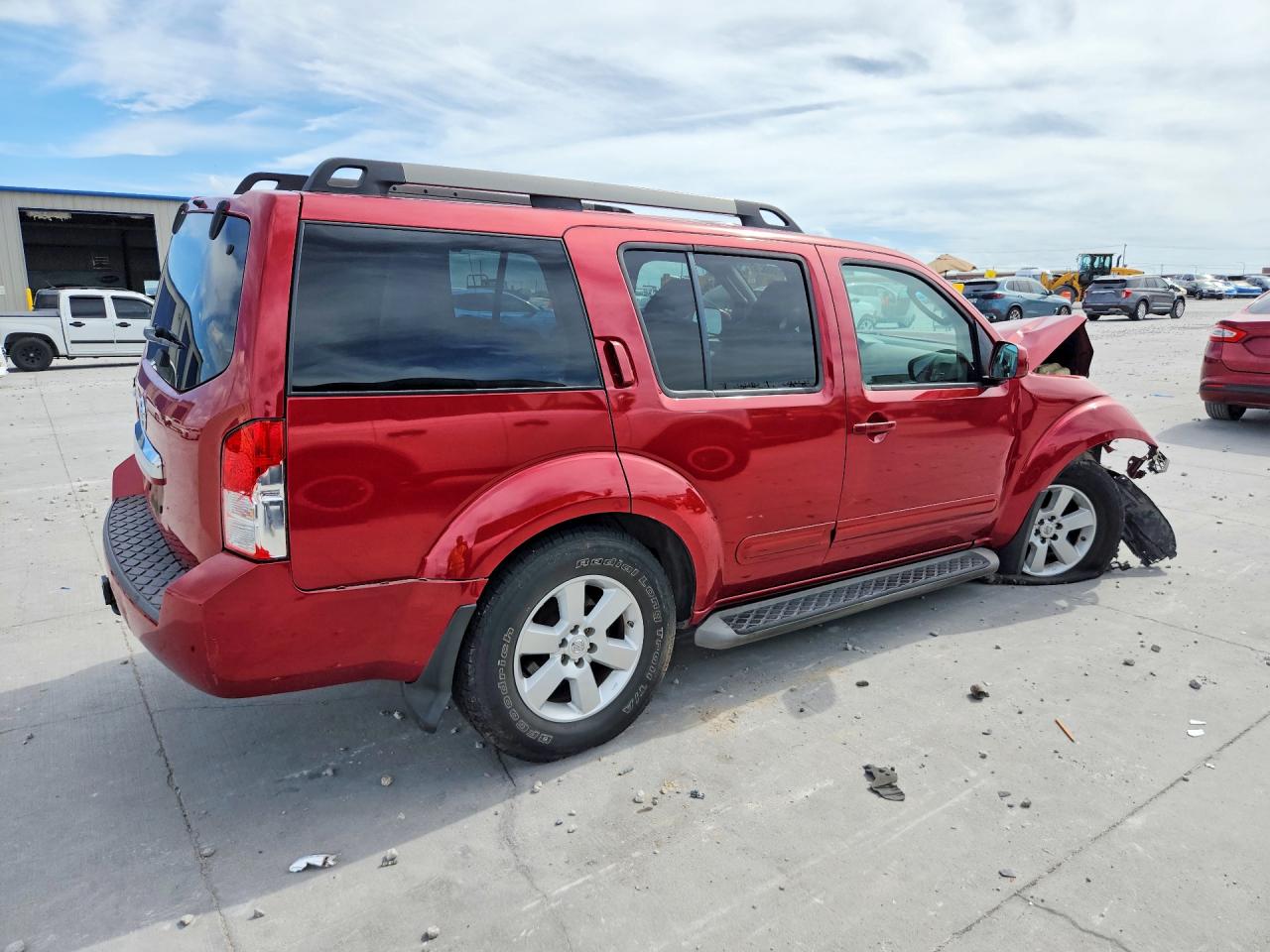 2011 Nissan Pathfinder S Red vin: 5N1AR1NNXBC604169
