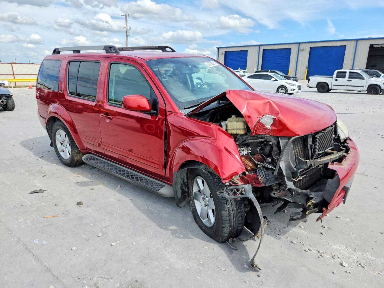 2011 Nissan Pathfinder S Red vin: 5N1AR1NNXBC604169