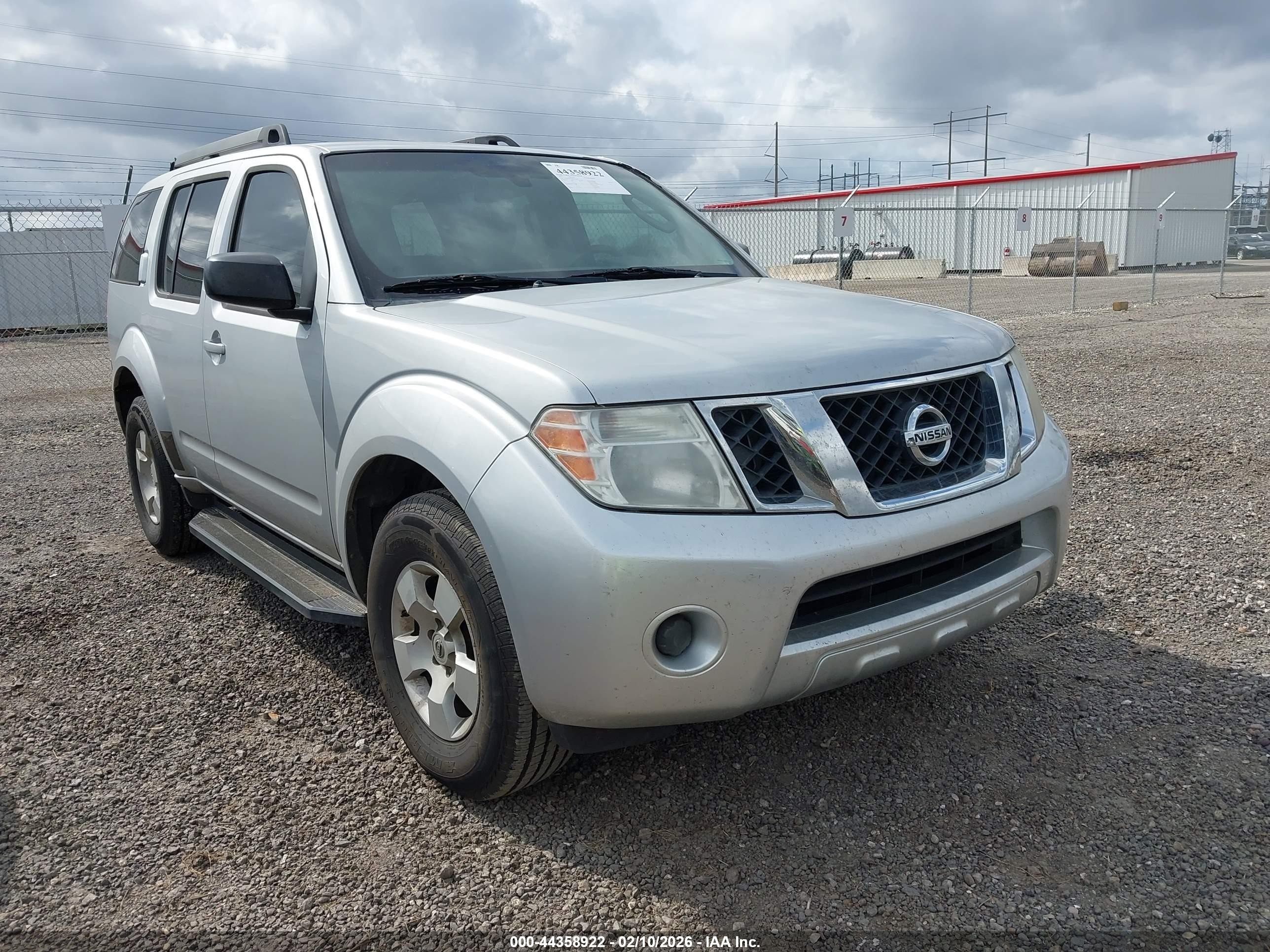 2011 Nissan Pathfinder S Silver vin: 5N1AR1NNXBC611784