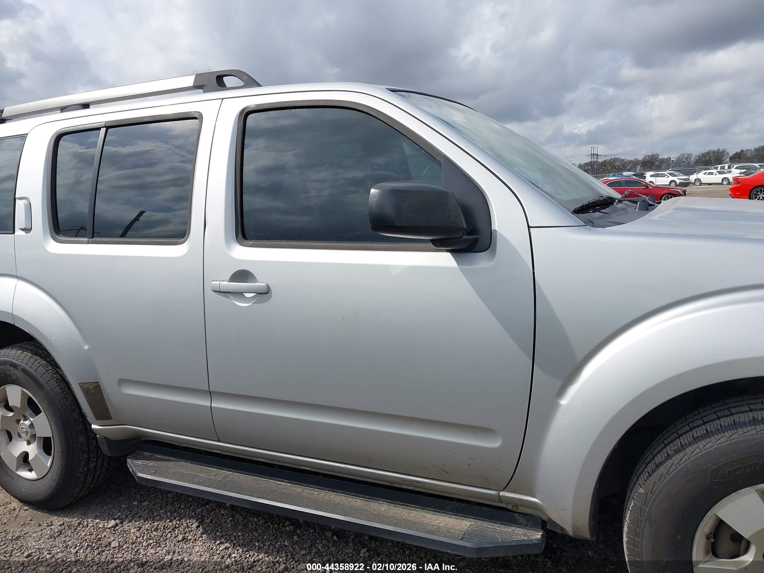 2011 Nissan Pathfinder S Серебряный vin: 5N1AR1NNXBC611784