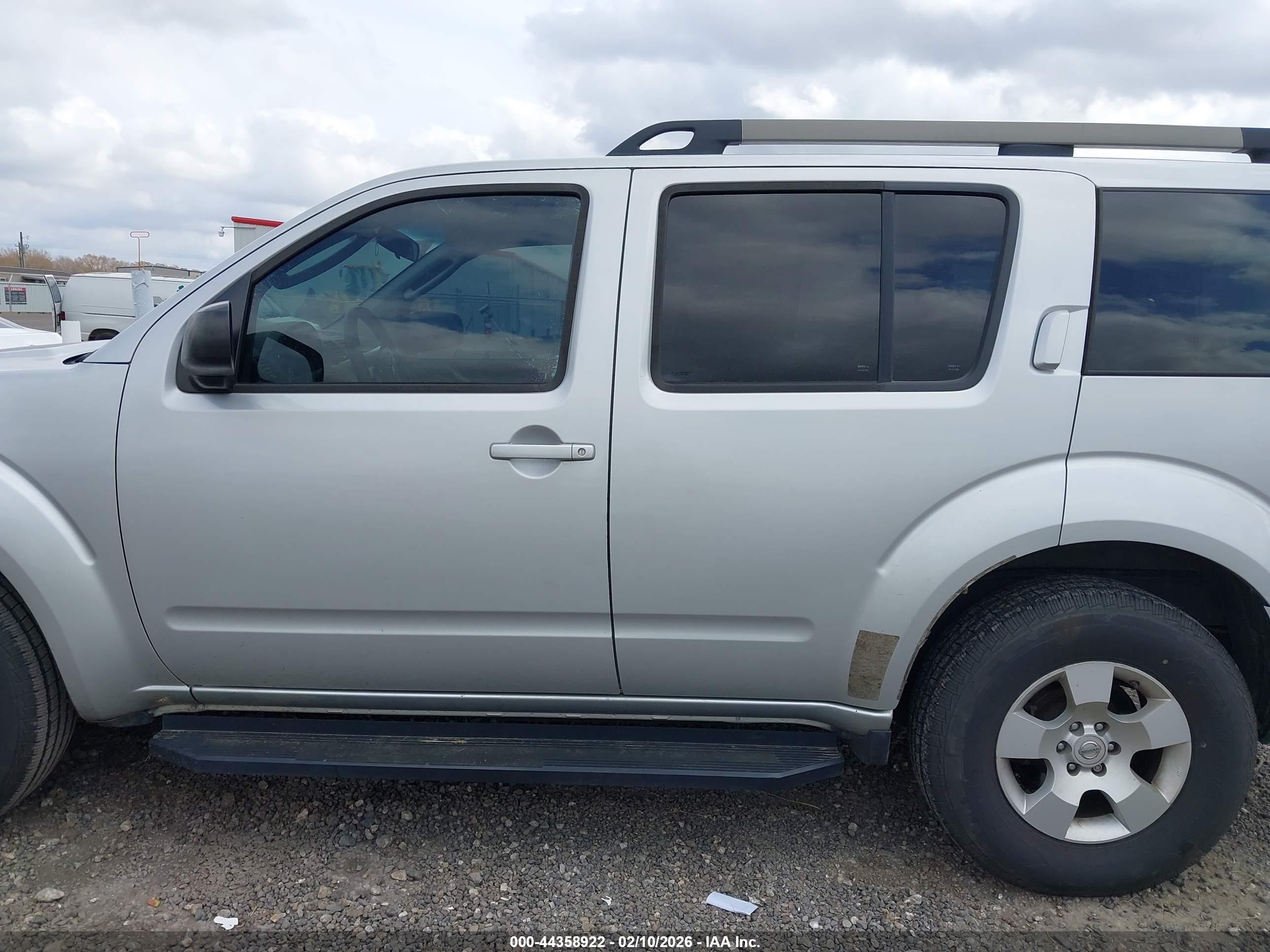 2011 Nissan Pathfinder S Серебряный vin: 5N1AR1NNXBC611784