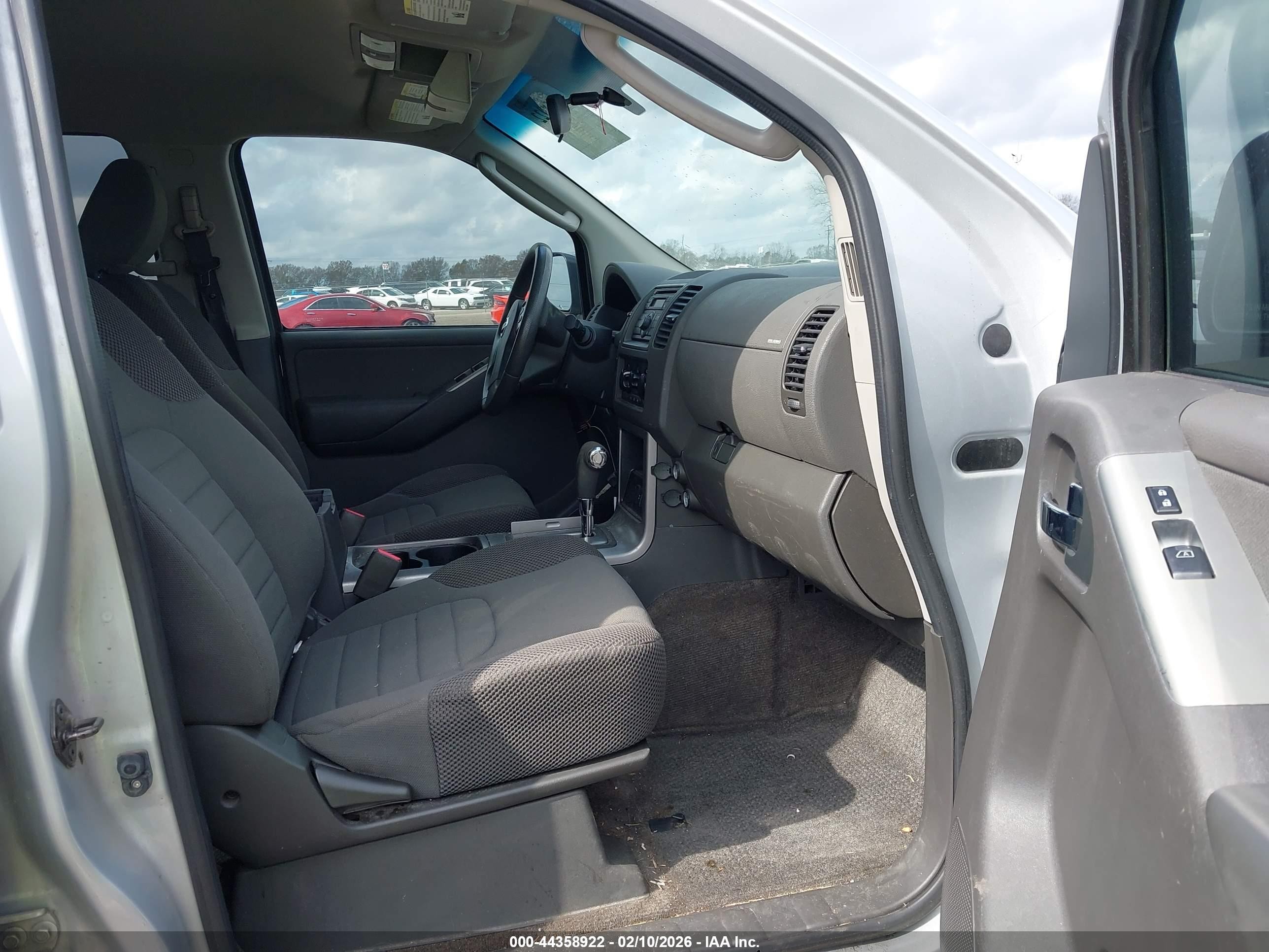 2011 Nissan Pathfinder S Серебряный vin: 5N1AR1NNXBC611784