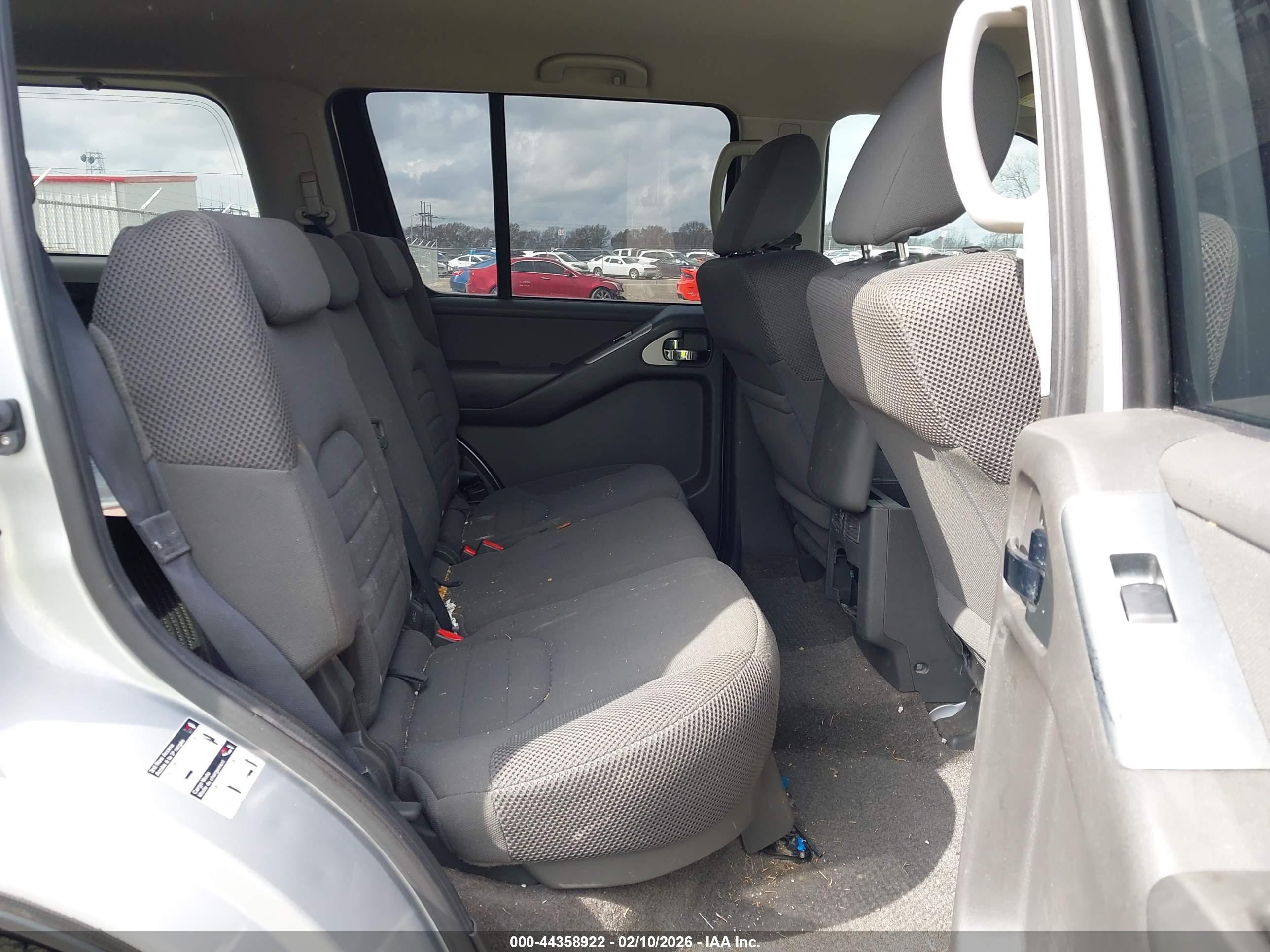 2011 Nissan Pathfinder S Серебряный vin: 5N1AR1NNXBC611784