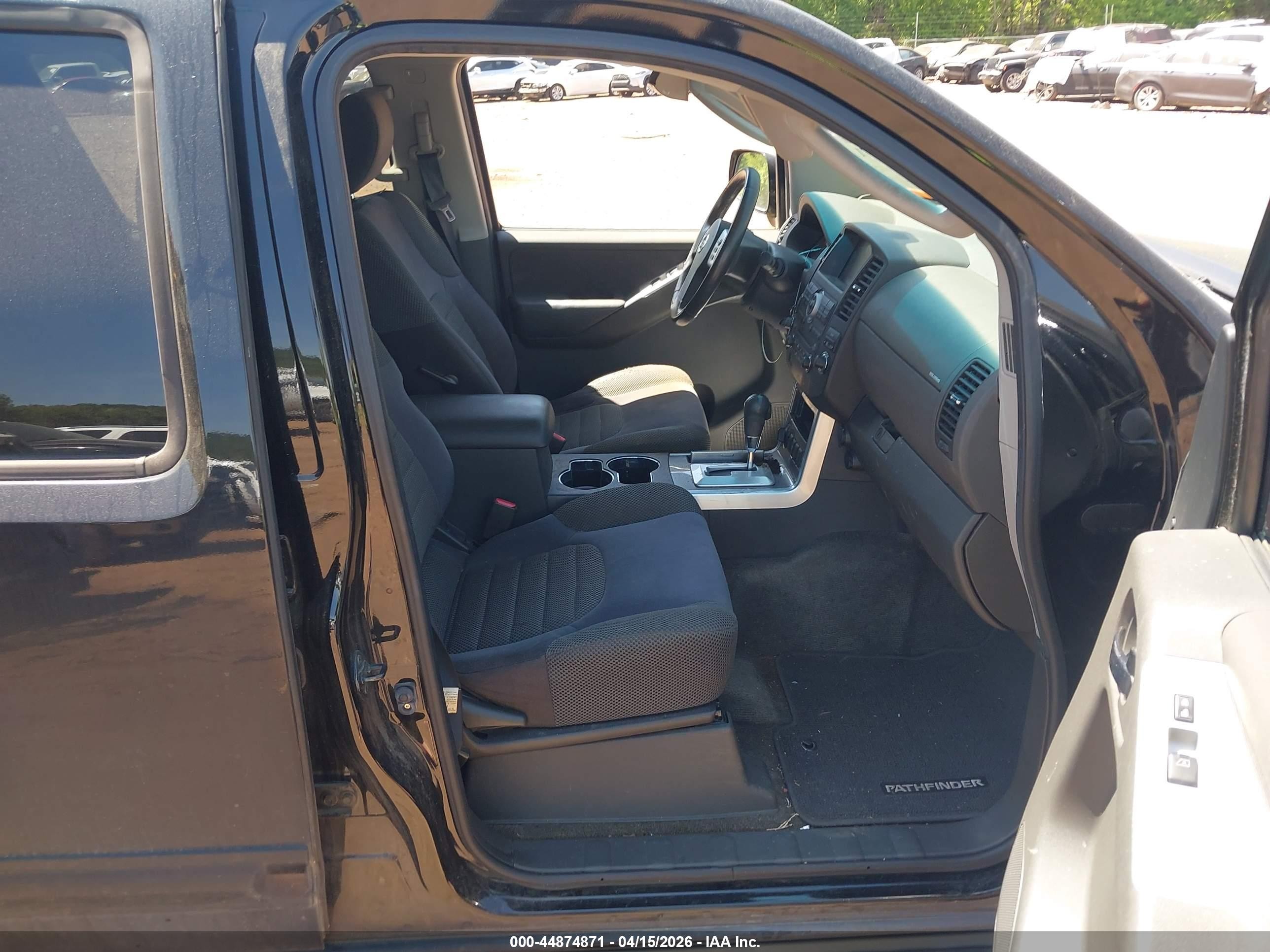 2011 Nissan Pathfinder Sv Black vin: 5N1AR1NNXBC632229