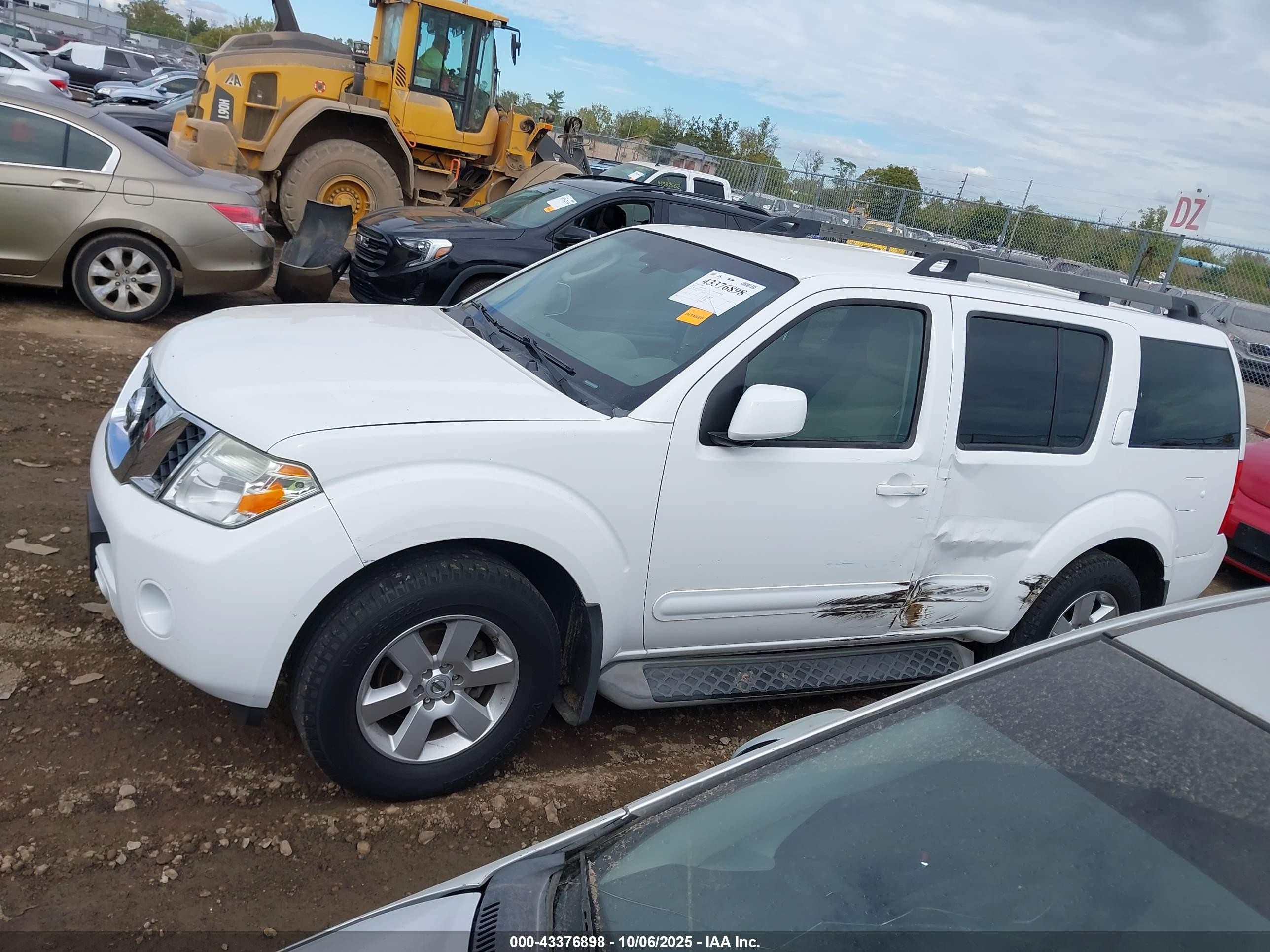 2012 Nissan Pathfinder Sv White vin: 5N1AR1NNXCC612631