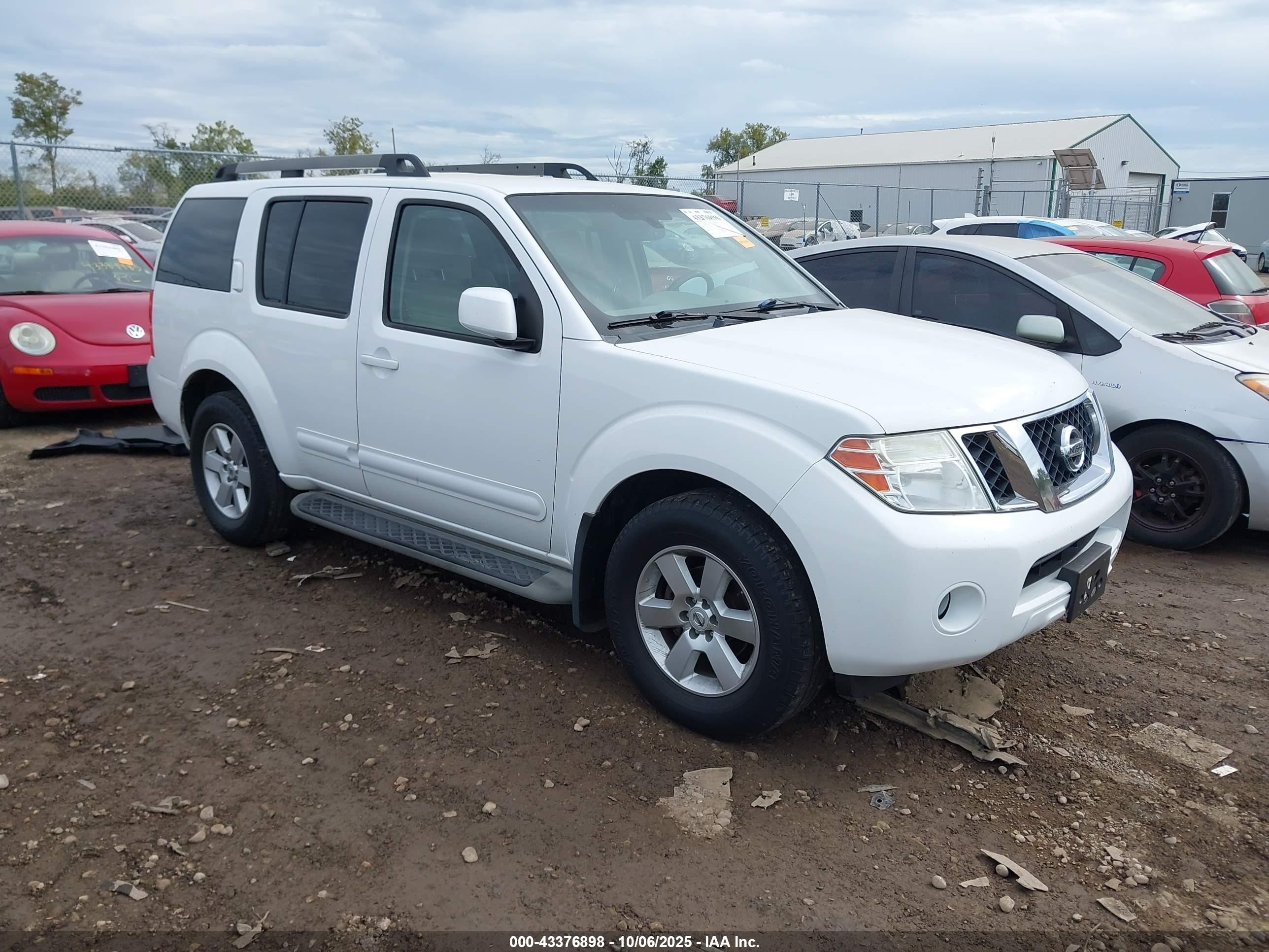 2012 Nissan Pathfinder Sv White vin: 5N1AR1NNXCC612631