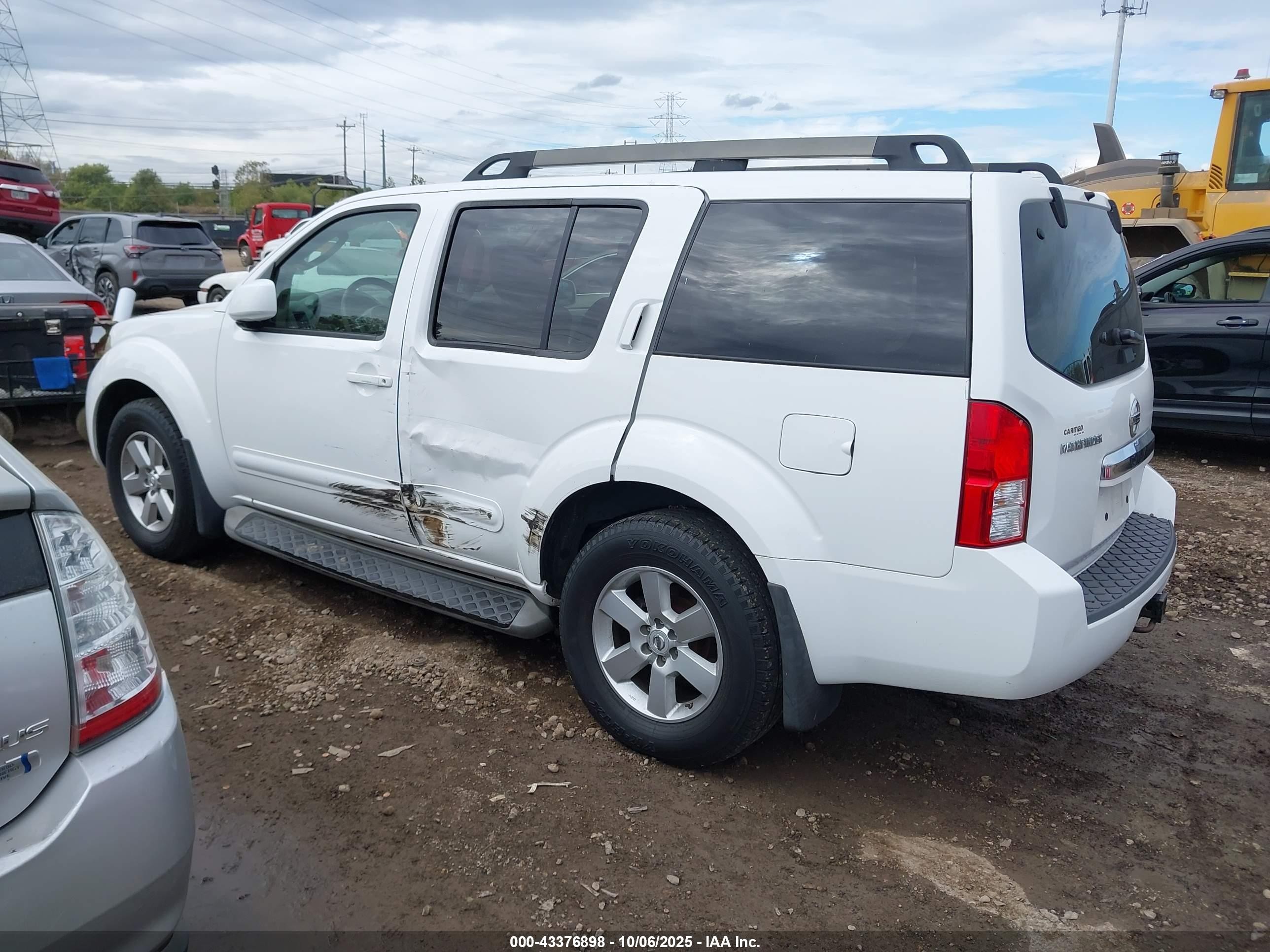 2012 Nissan Pathfinder Sv White vin: 5N1AR1NNXCC612631
