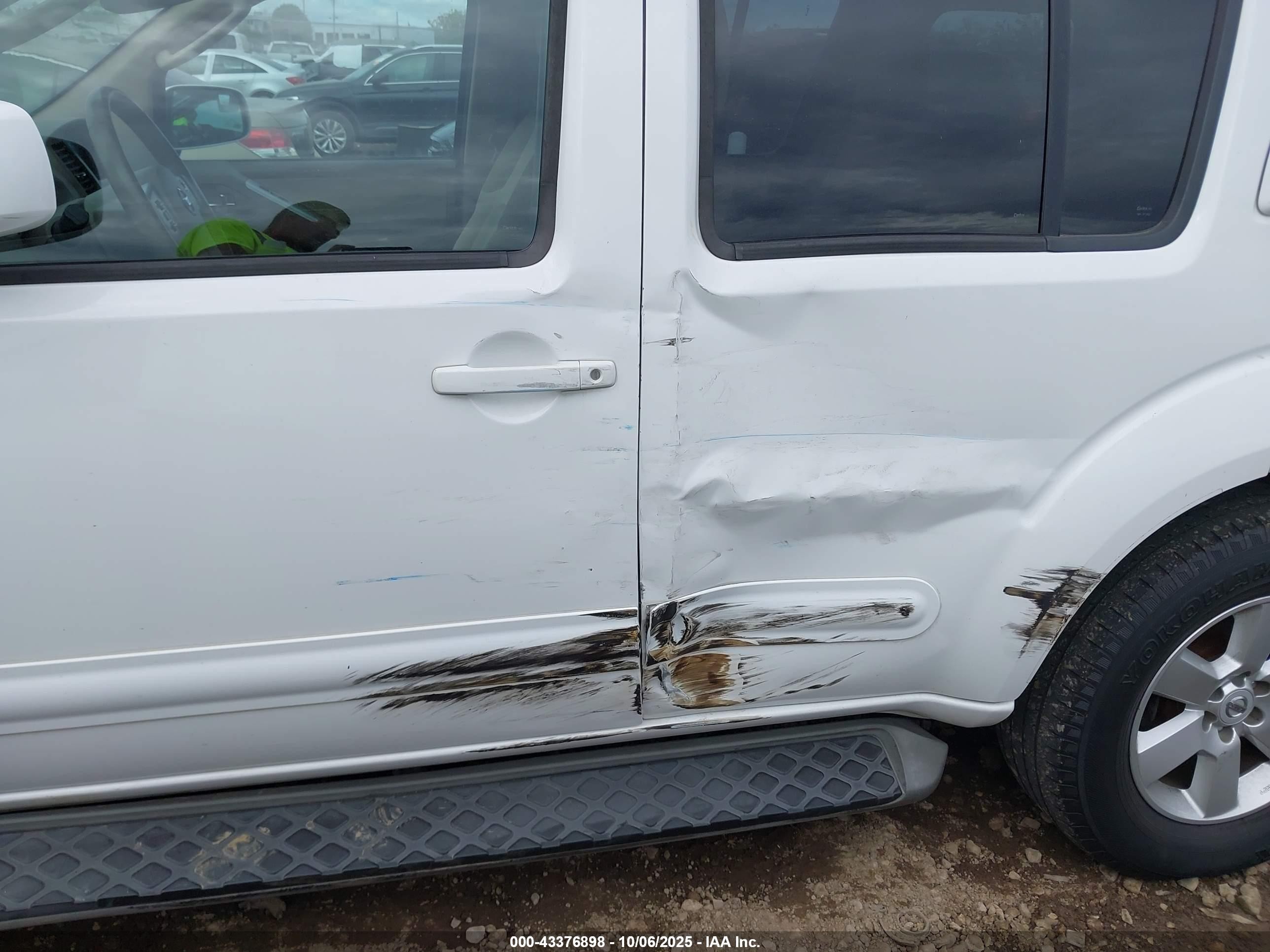 2012 Nissan Pathfinder Sv White vin: 5N1AR1NNXCC612631