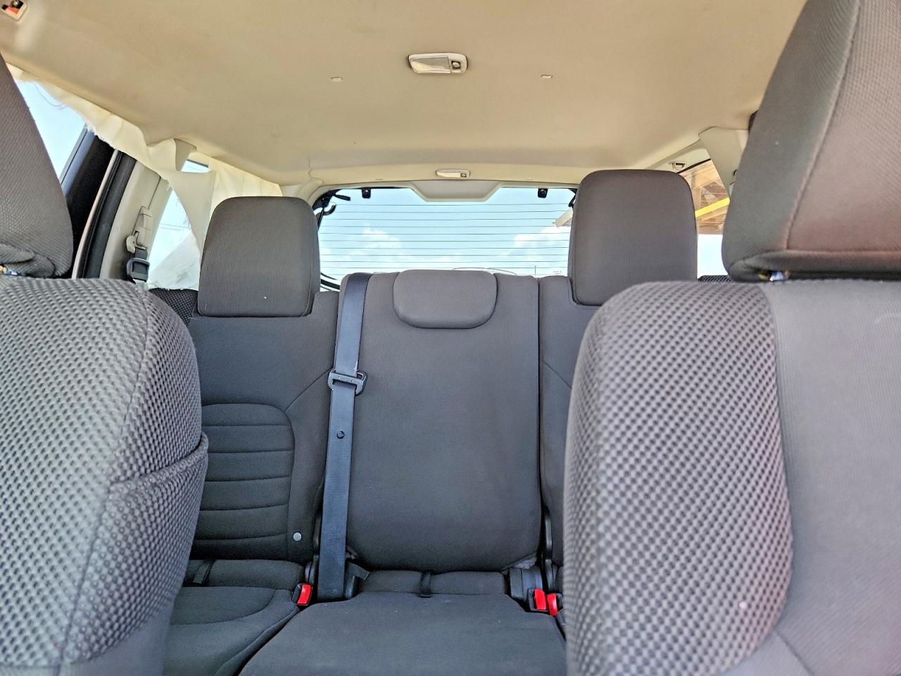 2012 Nissan Pathfinder S/le/se Silver vin: 5N1AR1NNXCC622673