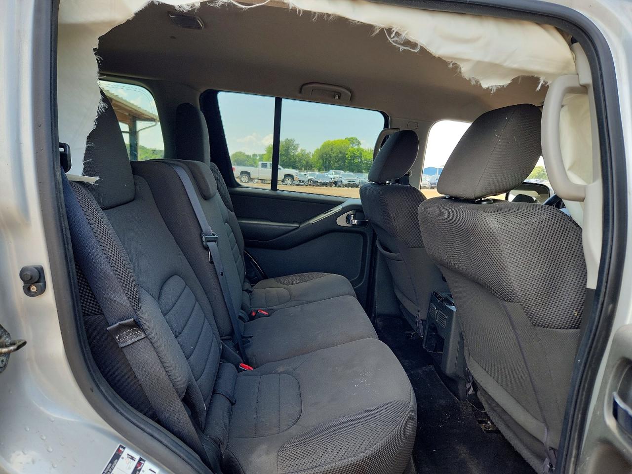 2012 Nissan Pathfinder S/le/se Silver vin: 5N1AR1NNXCC622673