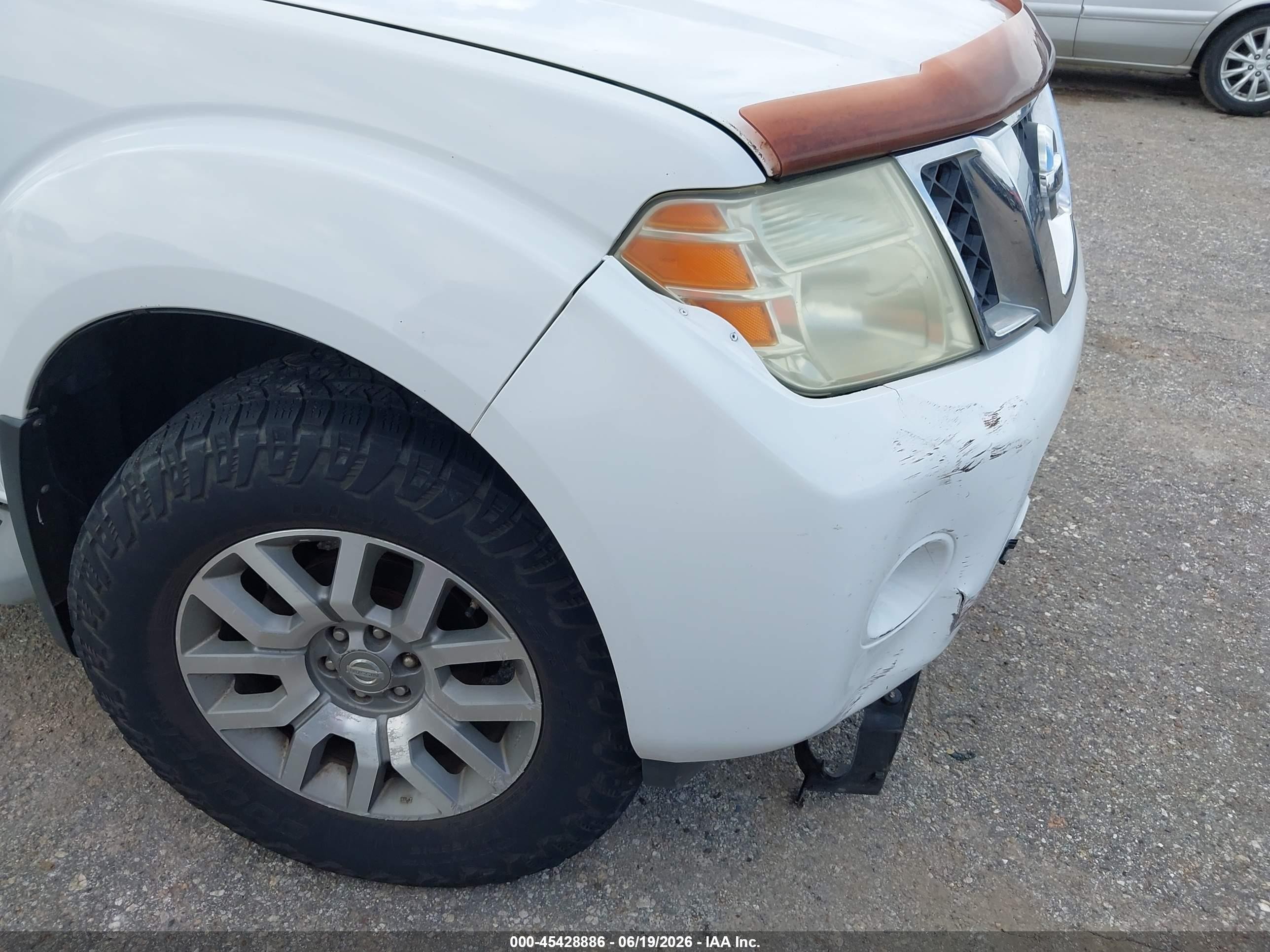 2010 Nissan Pathfinder Le White vin: 5N1AR1NNZAC616052
