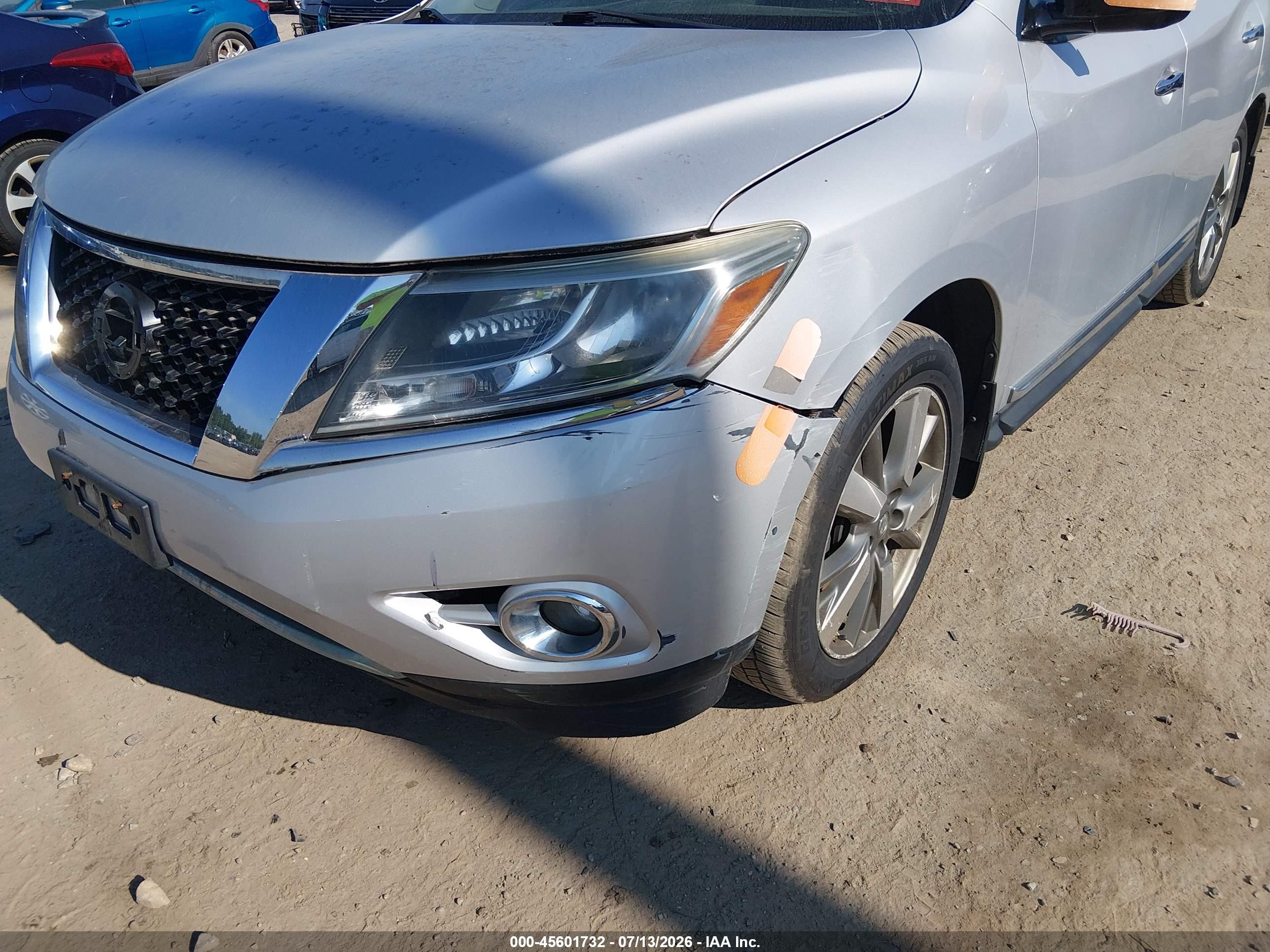 2013 Nissan Pathfinder Platinum Silver vin: 5N1AR2MM0DC602920