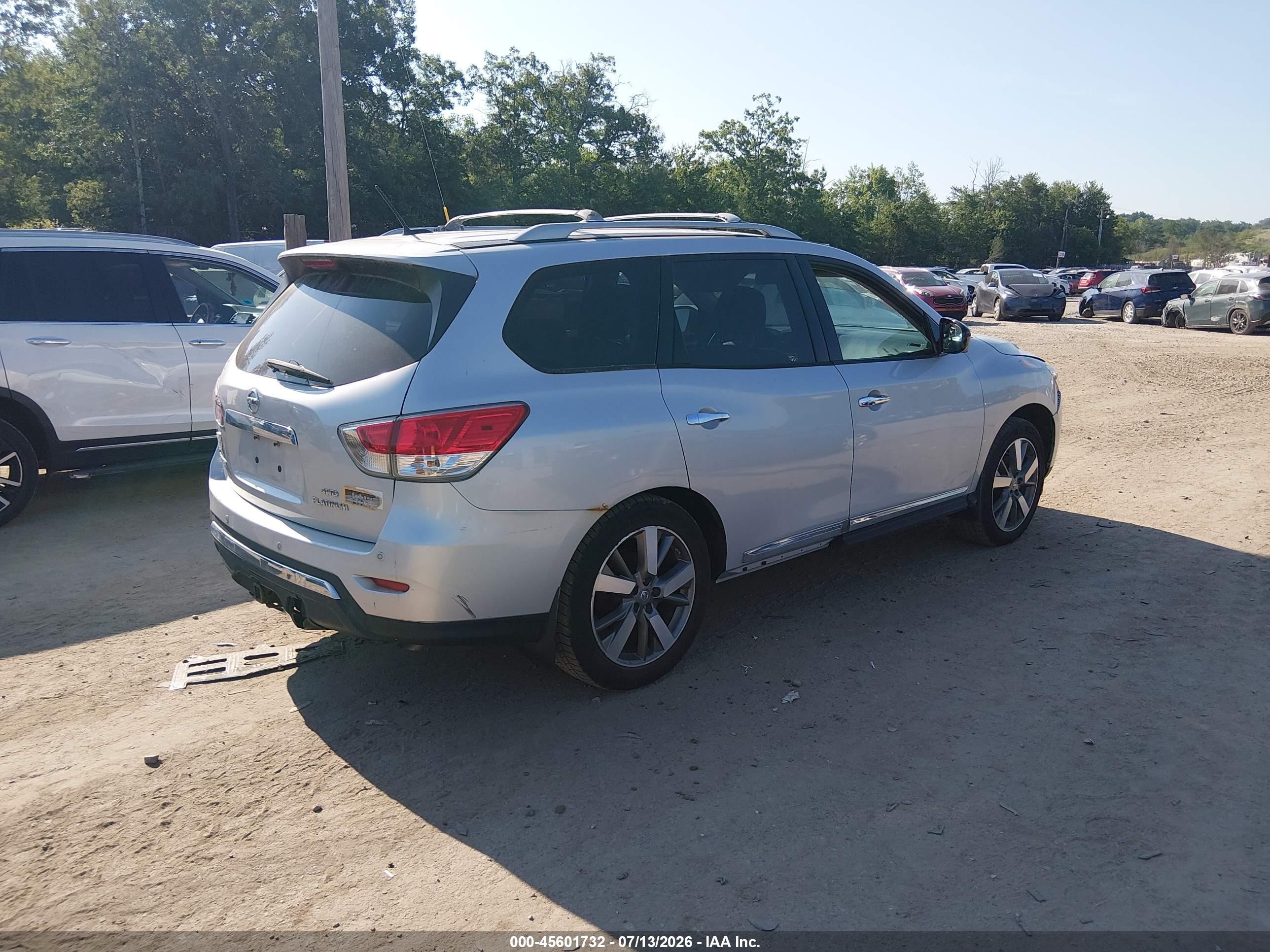 2013 Nissan Pathfinder Platinum Silver vin: 5N1AR2MM0DC602920