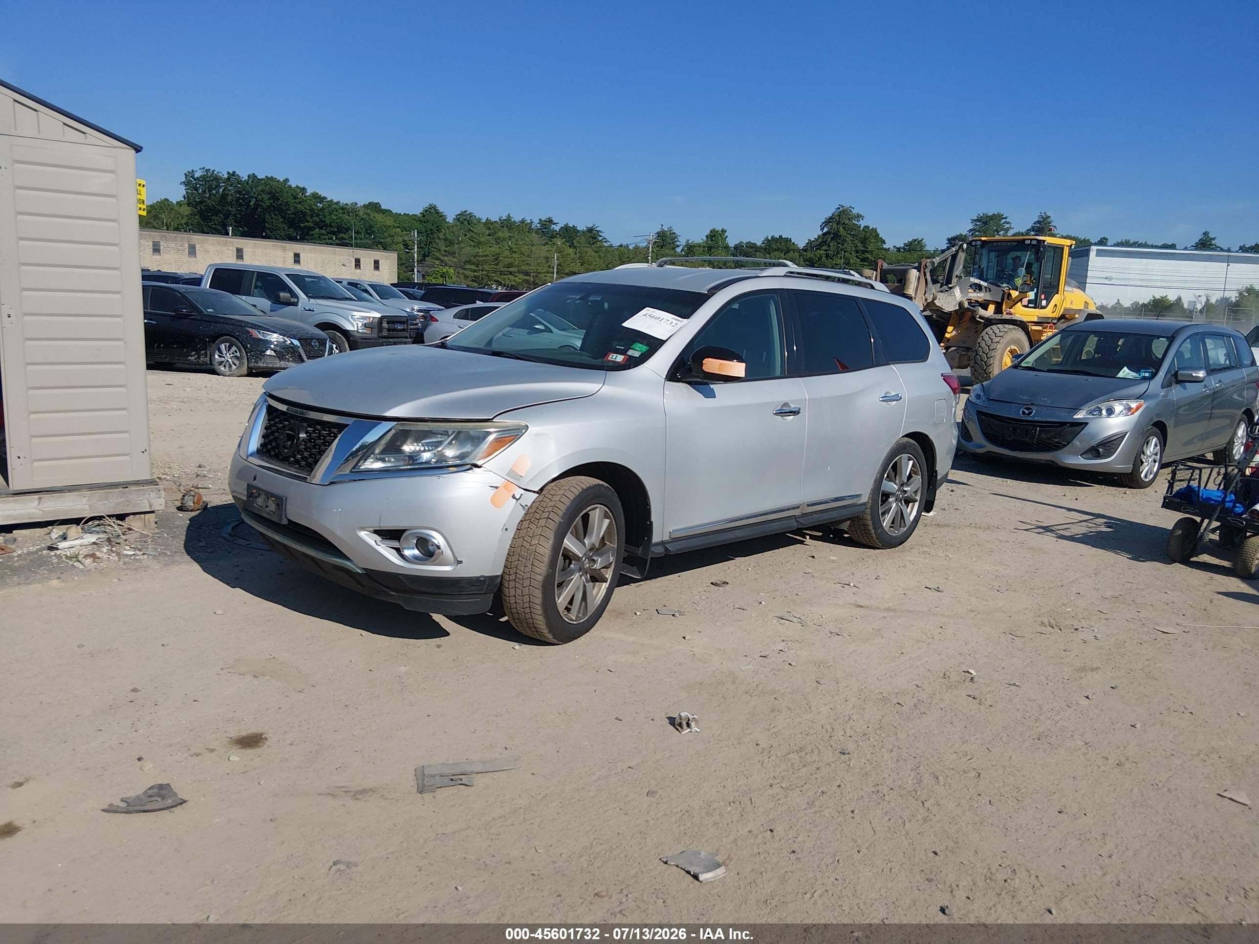 2013 Nissan Pathfinder Platinum Silver vin: 5N1AR2MM0DC602920