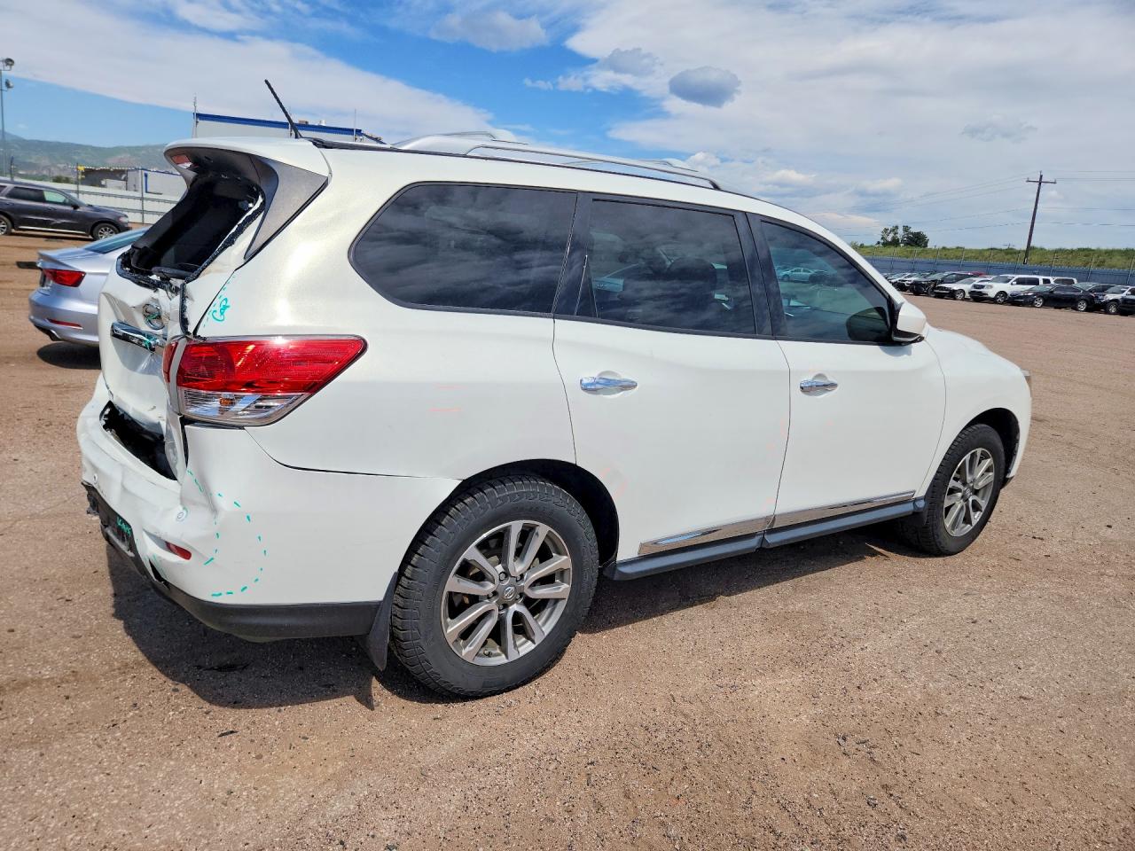 2013 Nissan Pathfinder S White vin: 5N1AR2MM0DC617840