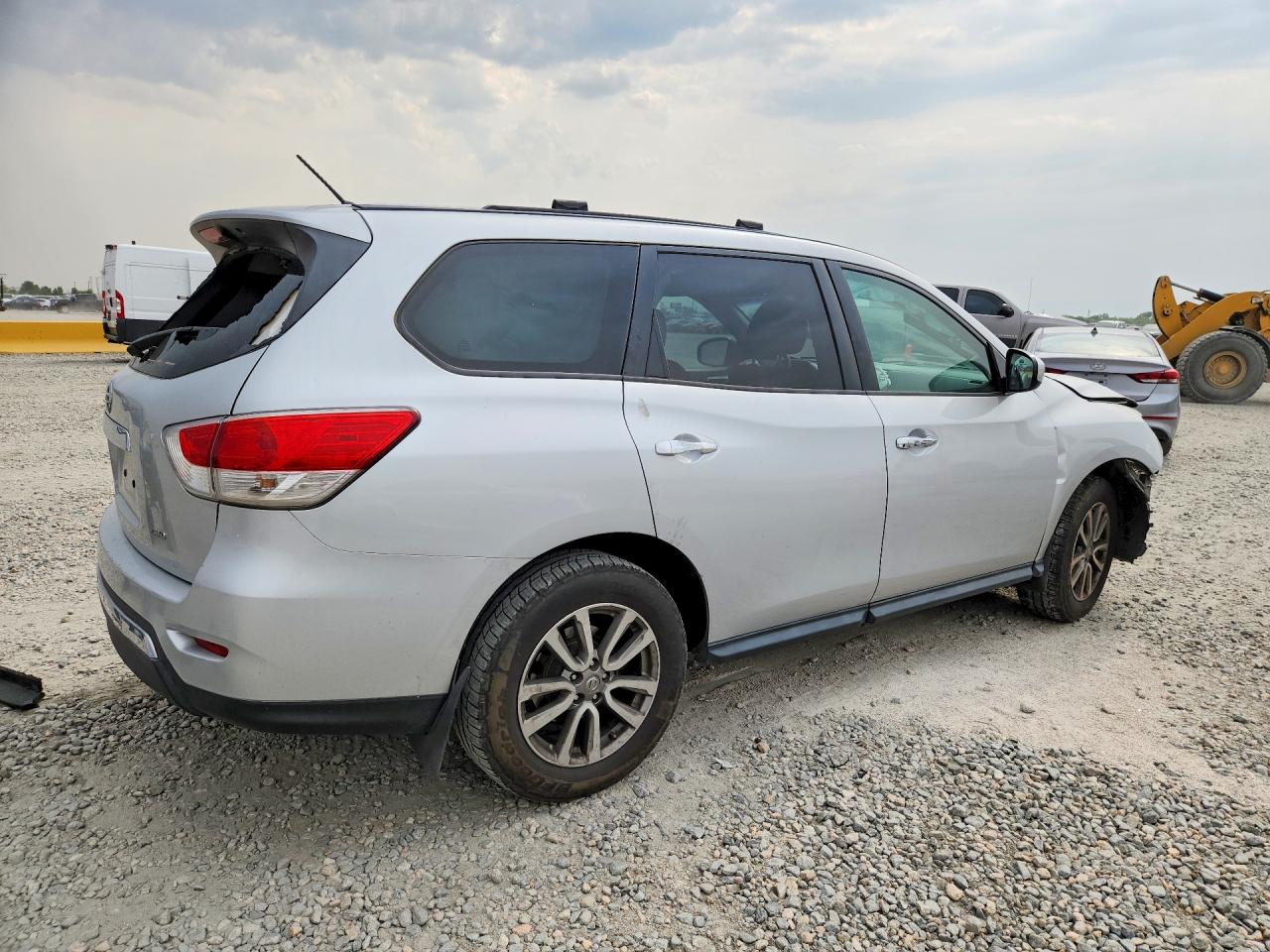 2013 Nissan Pathfinder S Silver vin: 5N1AR2MM0DC617983