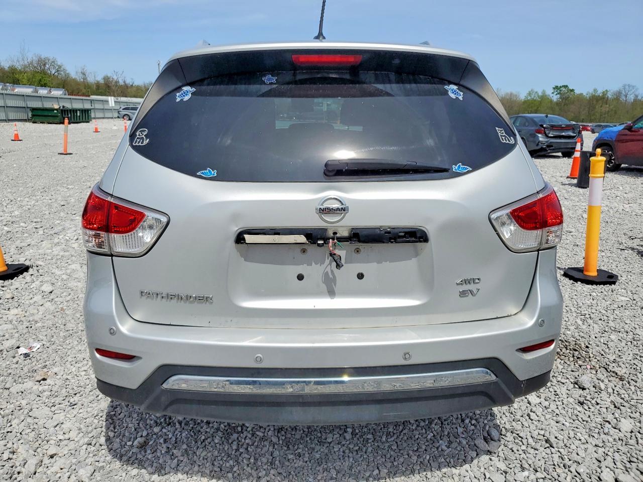 2013 Nissan Pathfinder S Silver vin: 5N1AR2MM0DC646531