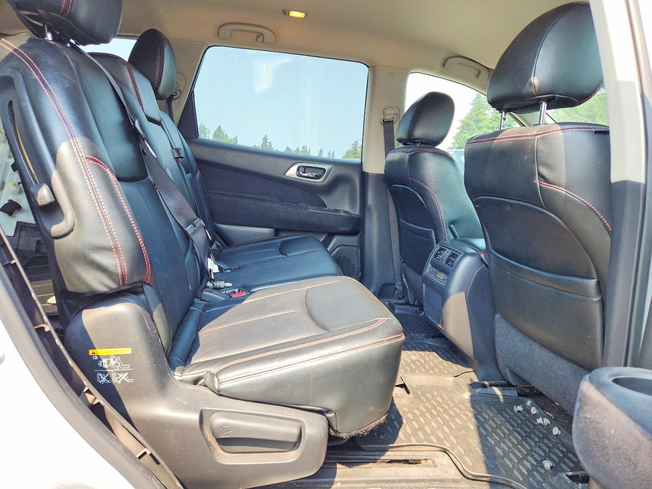 2013 Nissan Pathfinder S Silver vin: 5N1AR2MM0DC663796