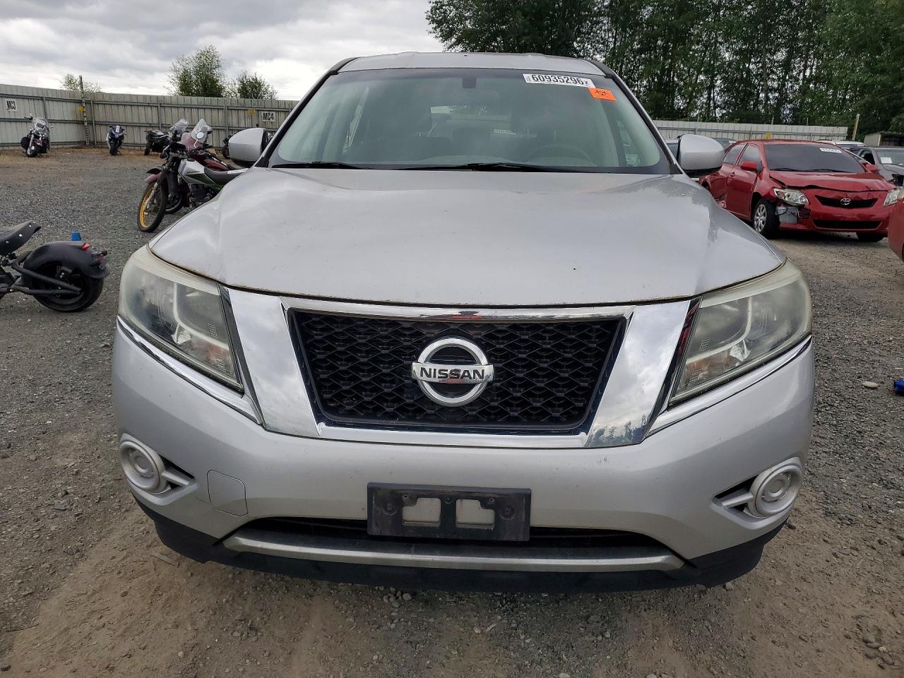 2013 Nissan Pathfinder S Silver vin: 5N1AR2MM0DC667752