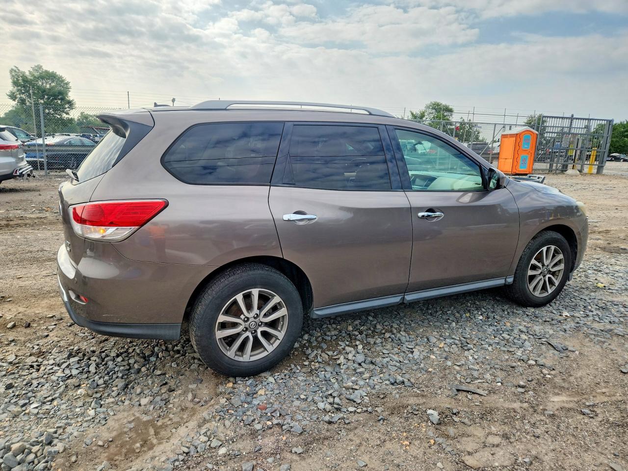 2014 Nissan Pathfinder S Brown vin: 5N1AR2MM0EC619296