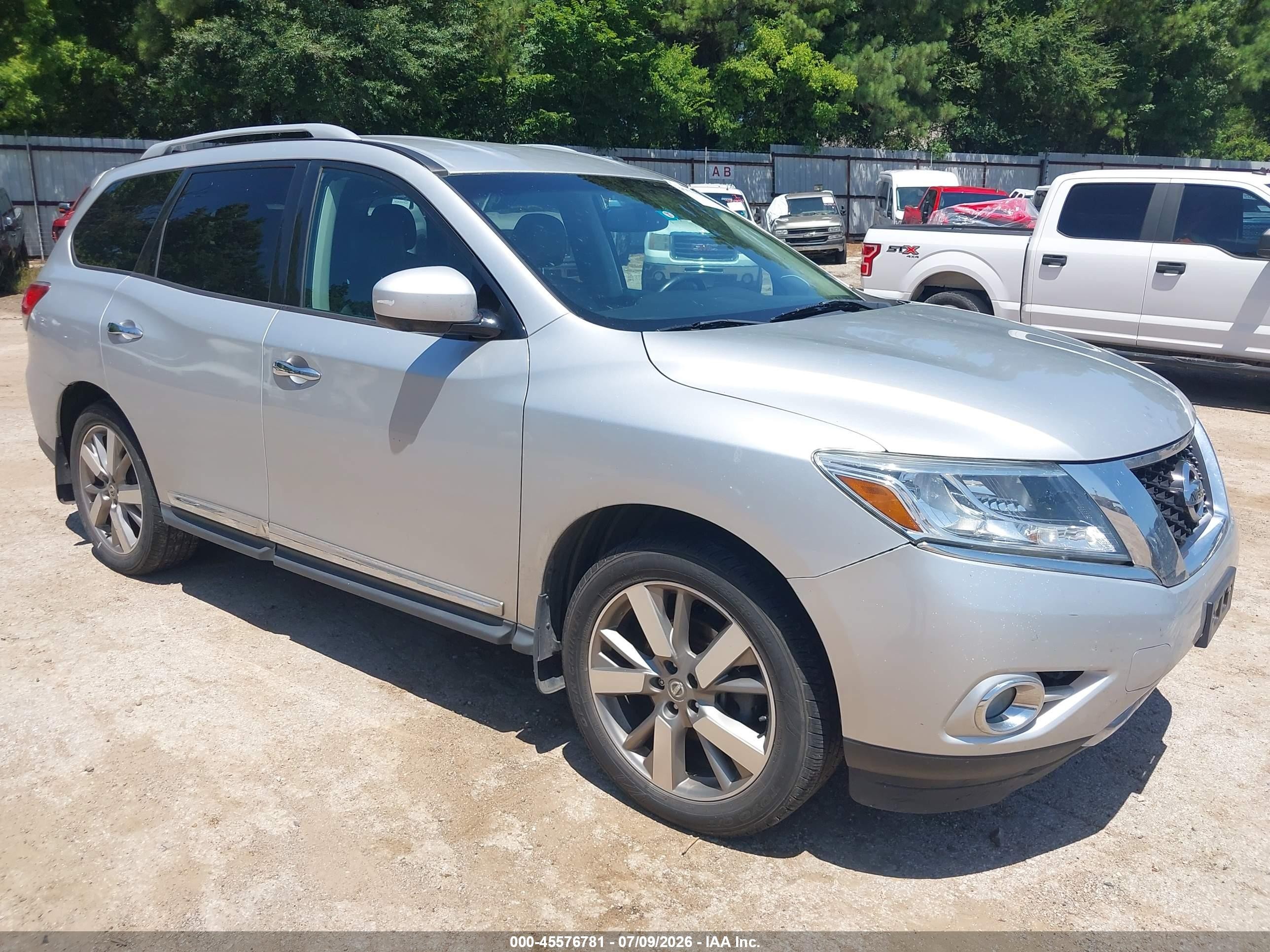 2014 Nissan Pathfinder Platinum Silver vin: 5N1AR2MM0EC626443