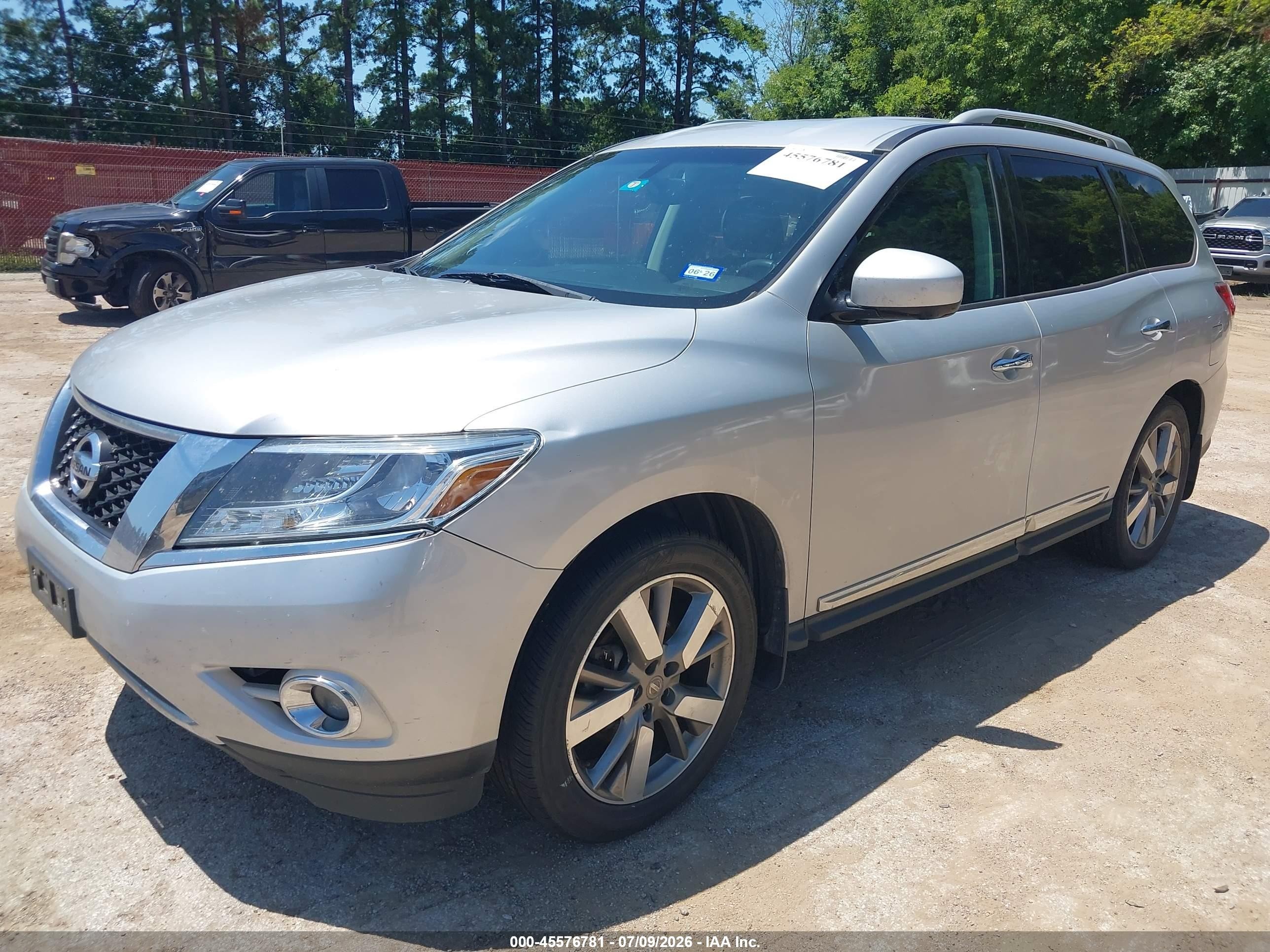 2014 Nissan Pathfinder Platinum Silver vin: 5N1AR2MM0EC626443