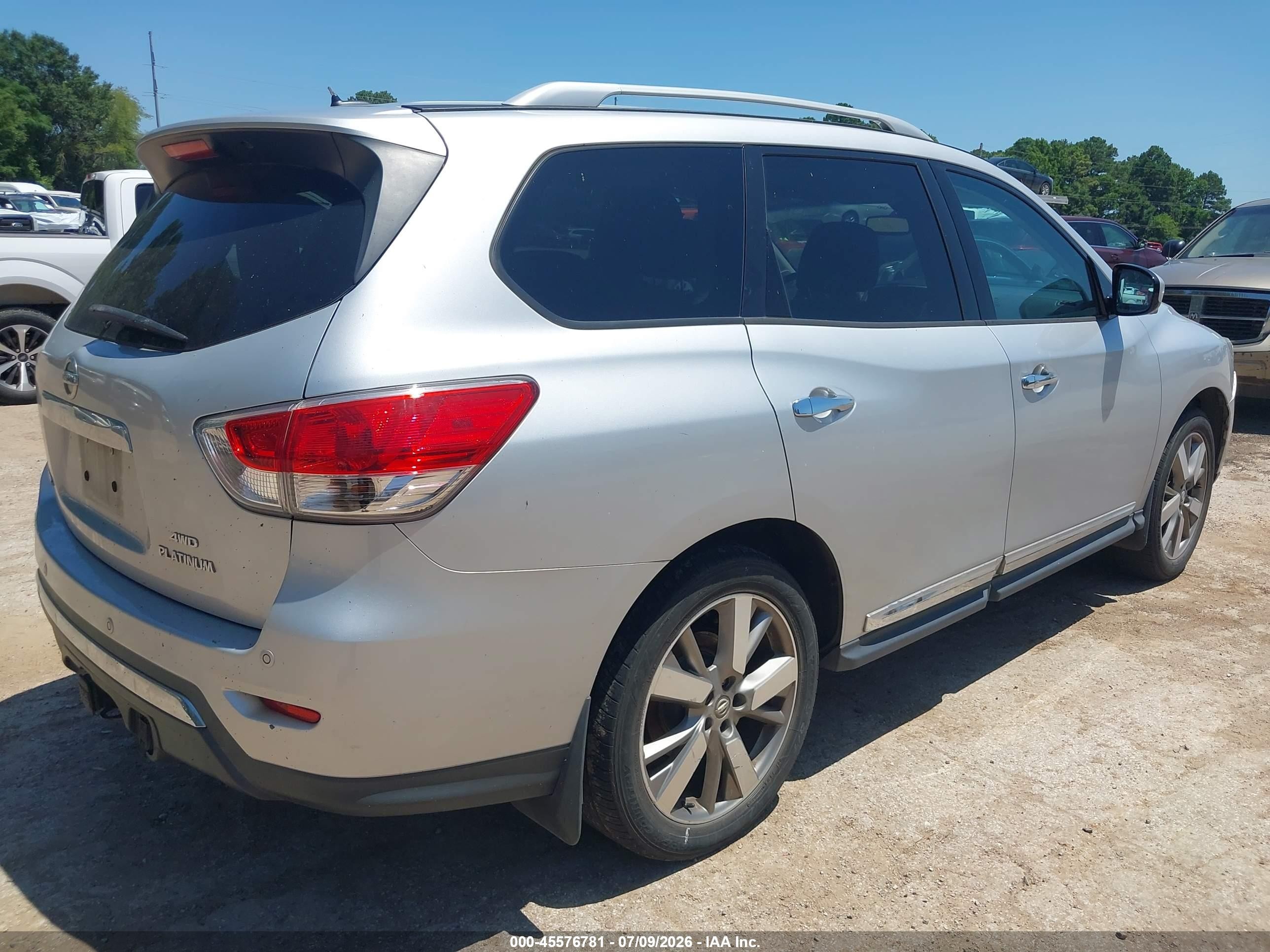 2014 Nissan Pathfinder Platinum Silver vin: 5N1AR2MM0EC626443