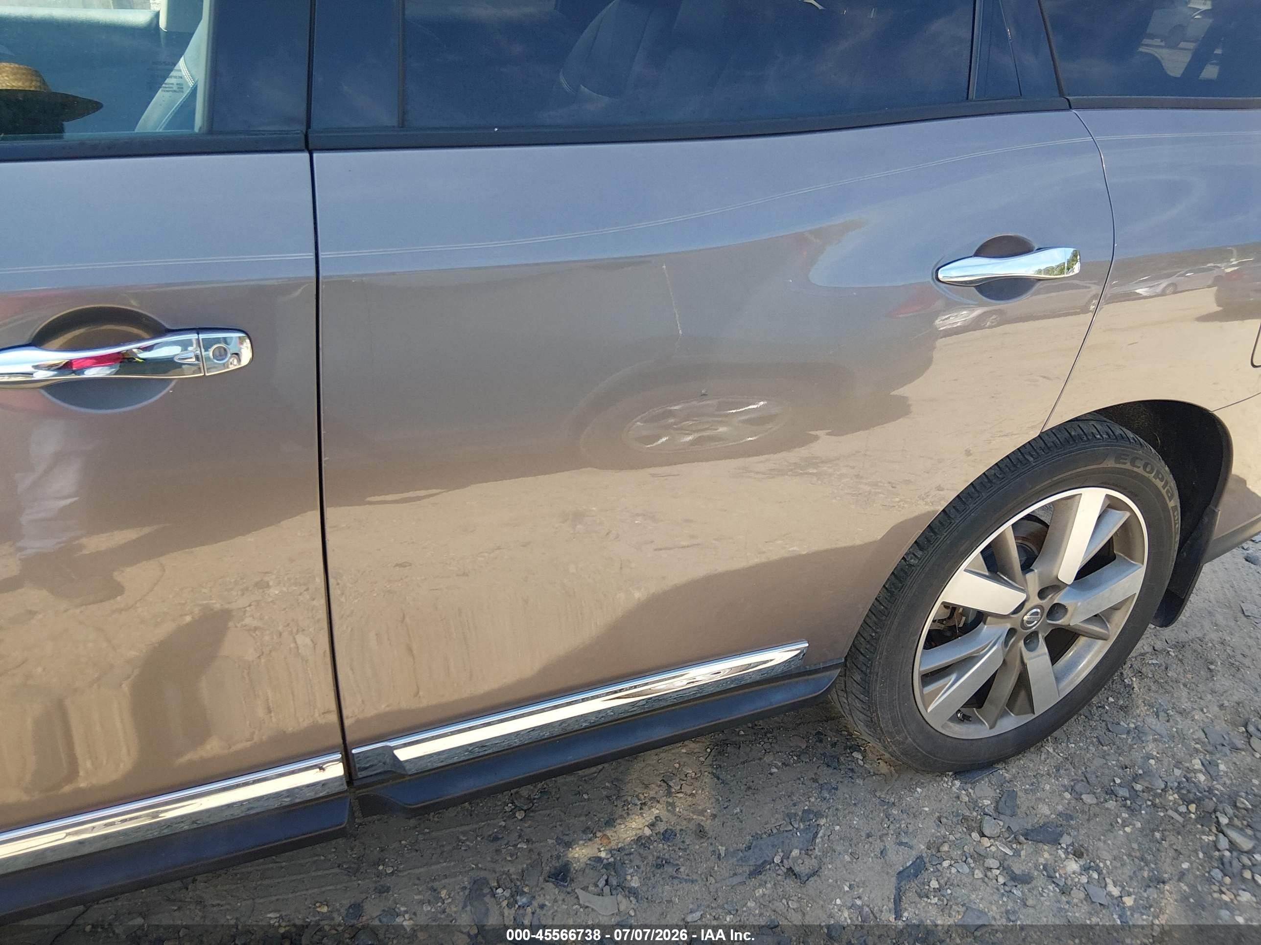 2014 Nissan Pathfinder Platinum Brown vin: 5N1AR2MM0EC642741