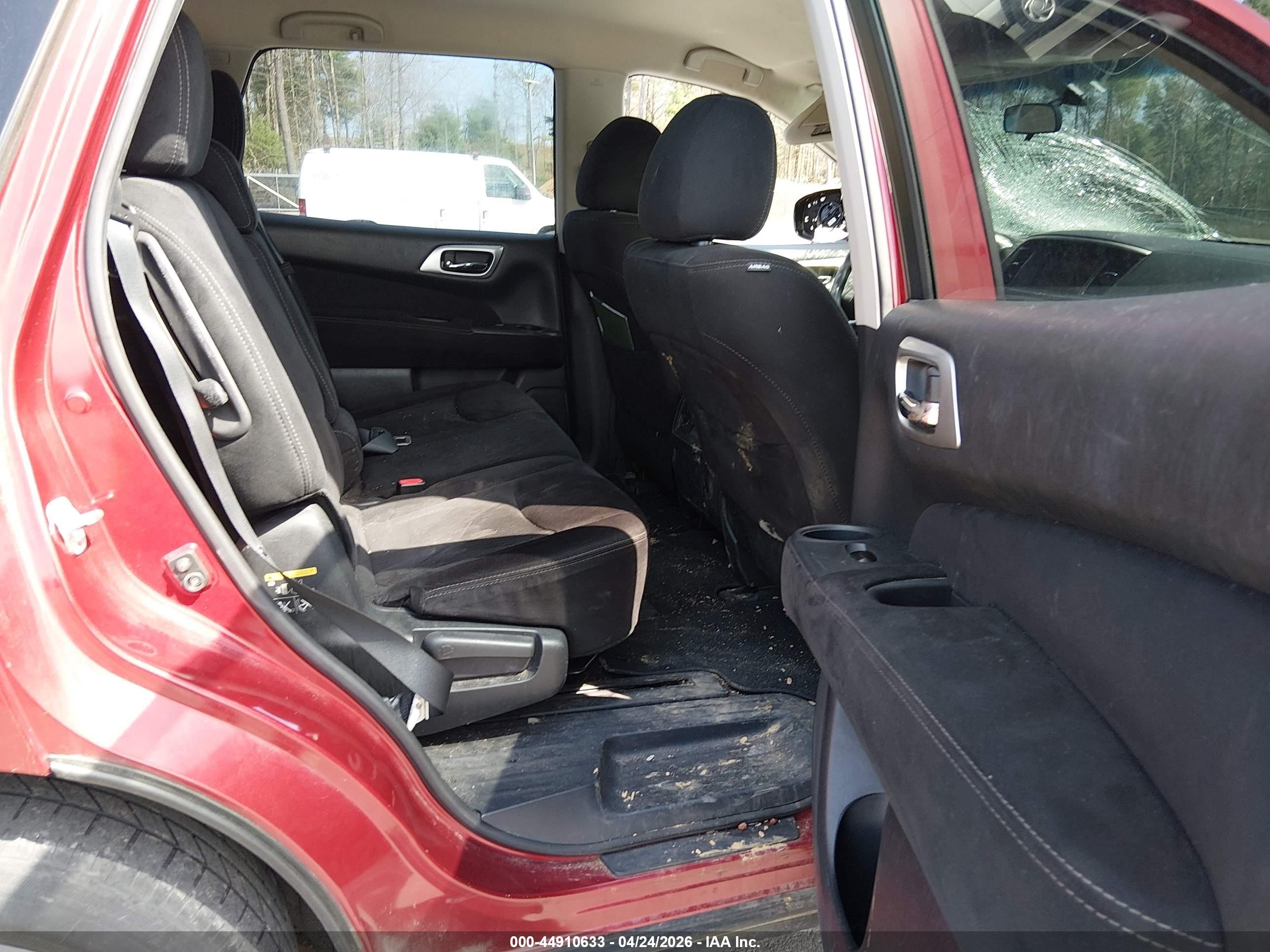 2014 Nissan Pathfinder S Red vin: 5N1AR2MM0EC682236