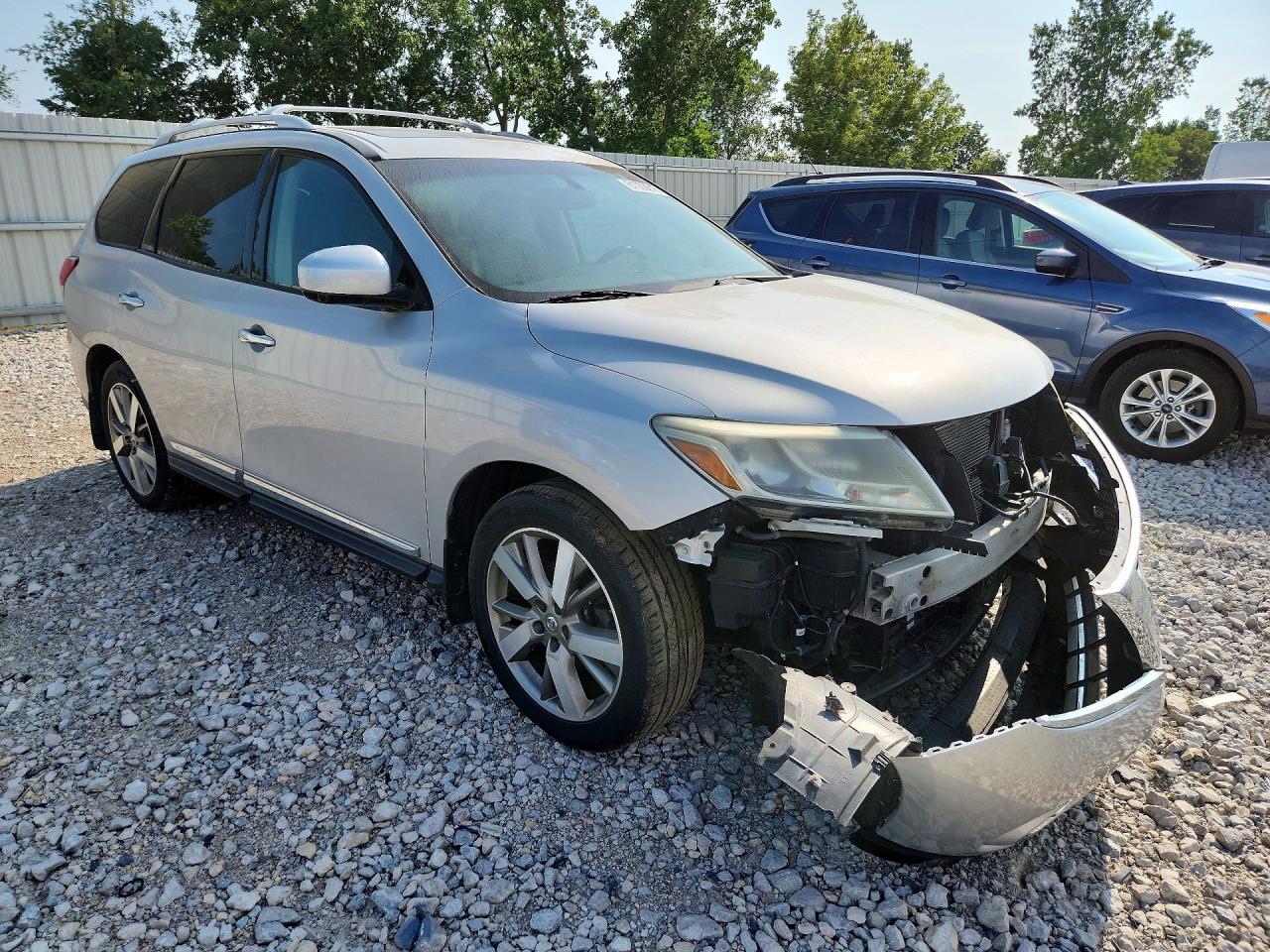 2014 Nissan Pathfinder S Серебряный vin: 5N1AR2MM0EC705255