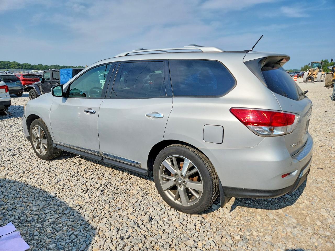 2014 Nissan Pathfinder S Серебряный vin: 5N1AR2MM0EC705255