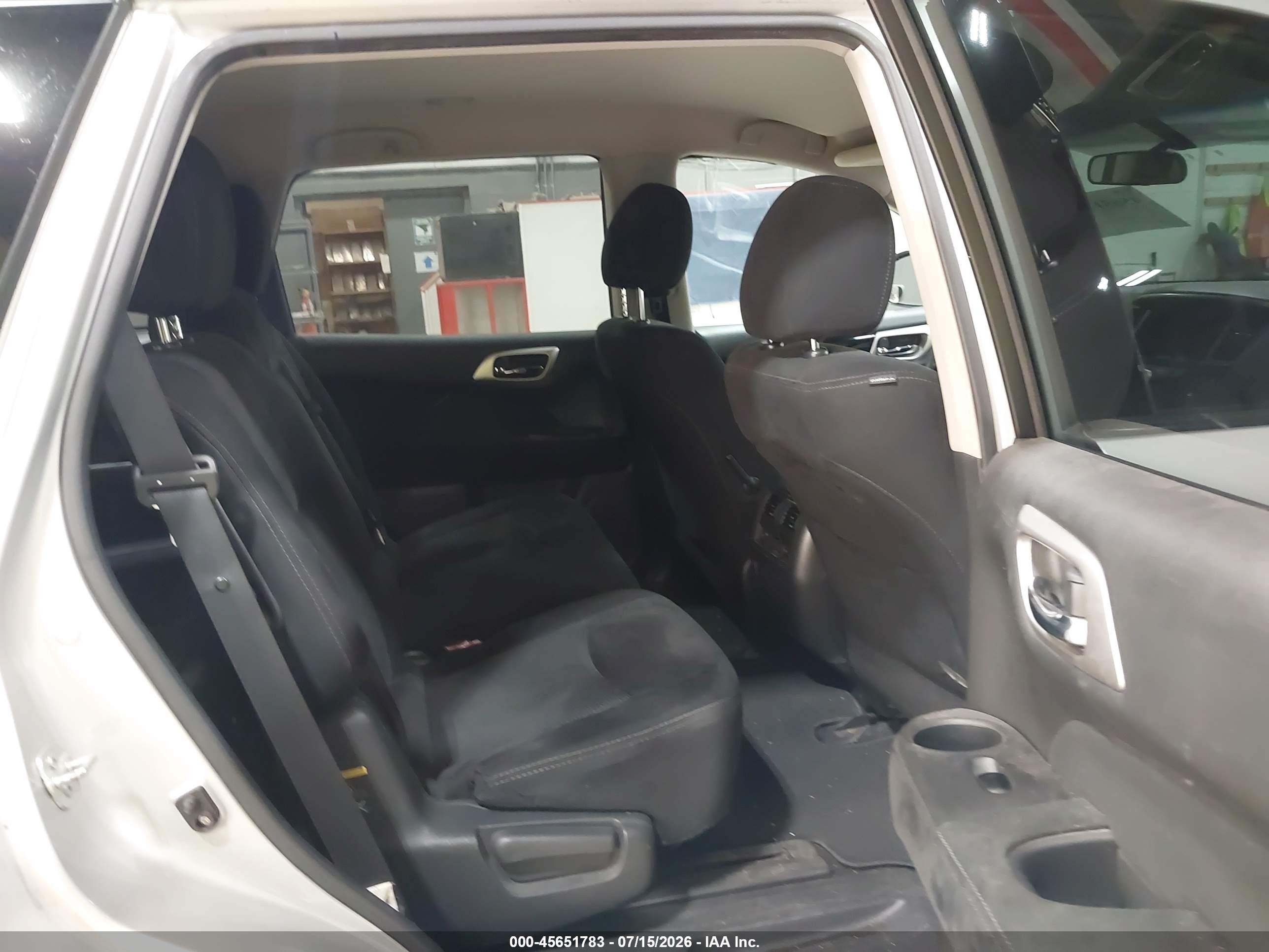 2014 Nissan Pathfinder S Серебряный vin: 5N1AR2MM0EC707247