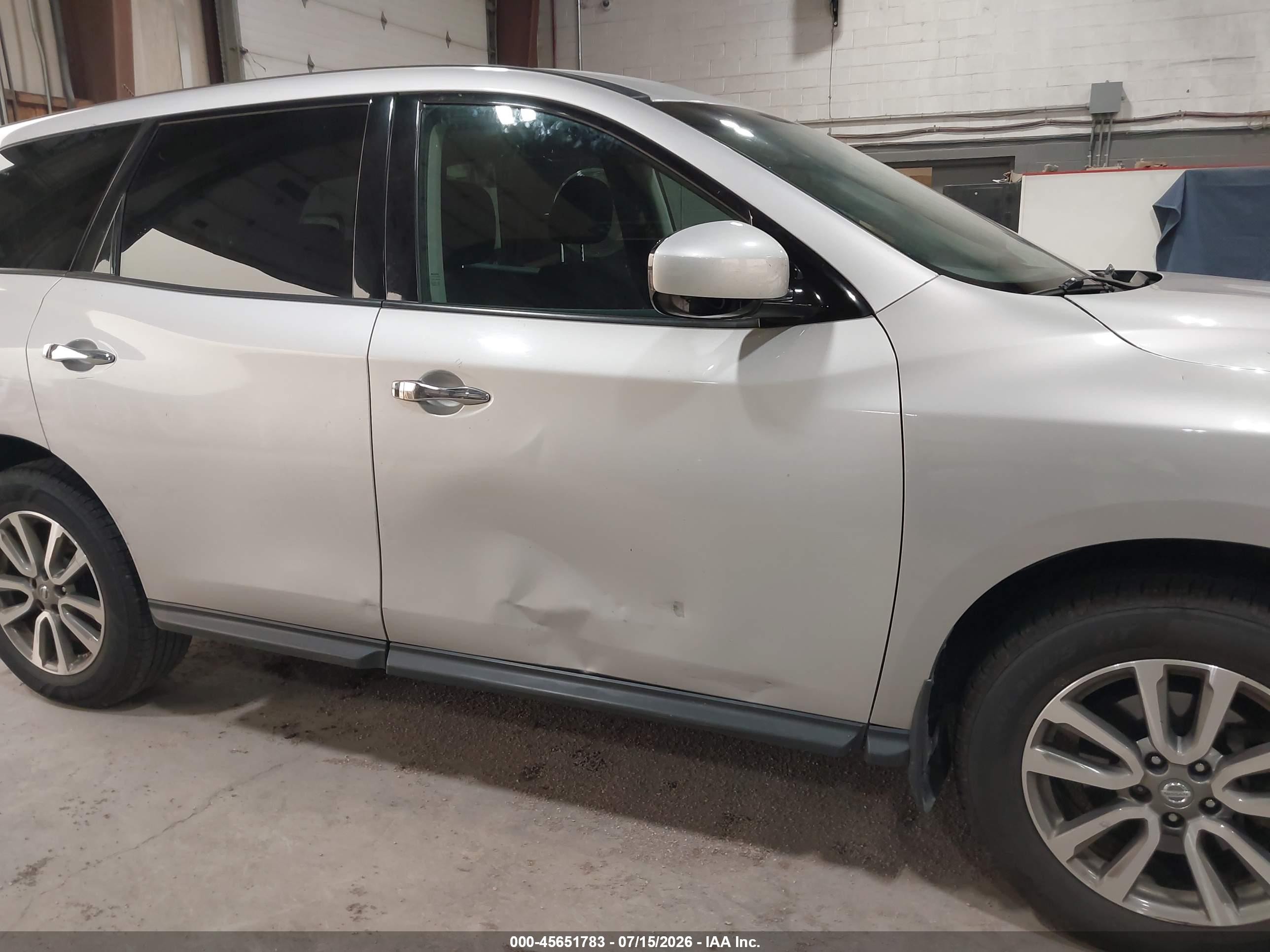 2014 Nissan Pathfinder S Серебряный vin: 5N1AR2MM0EC707247