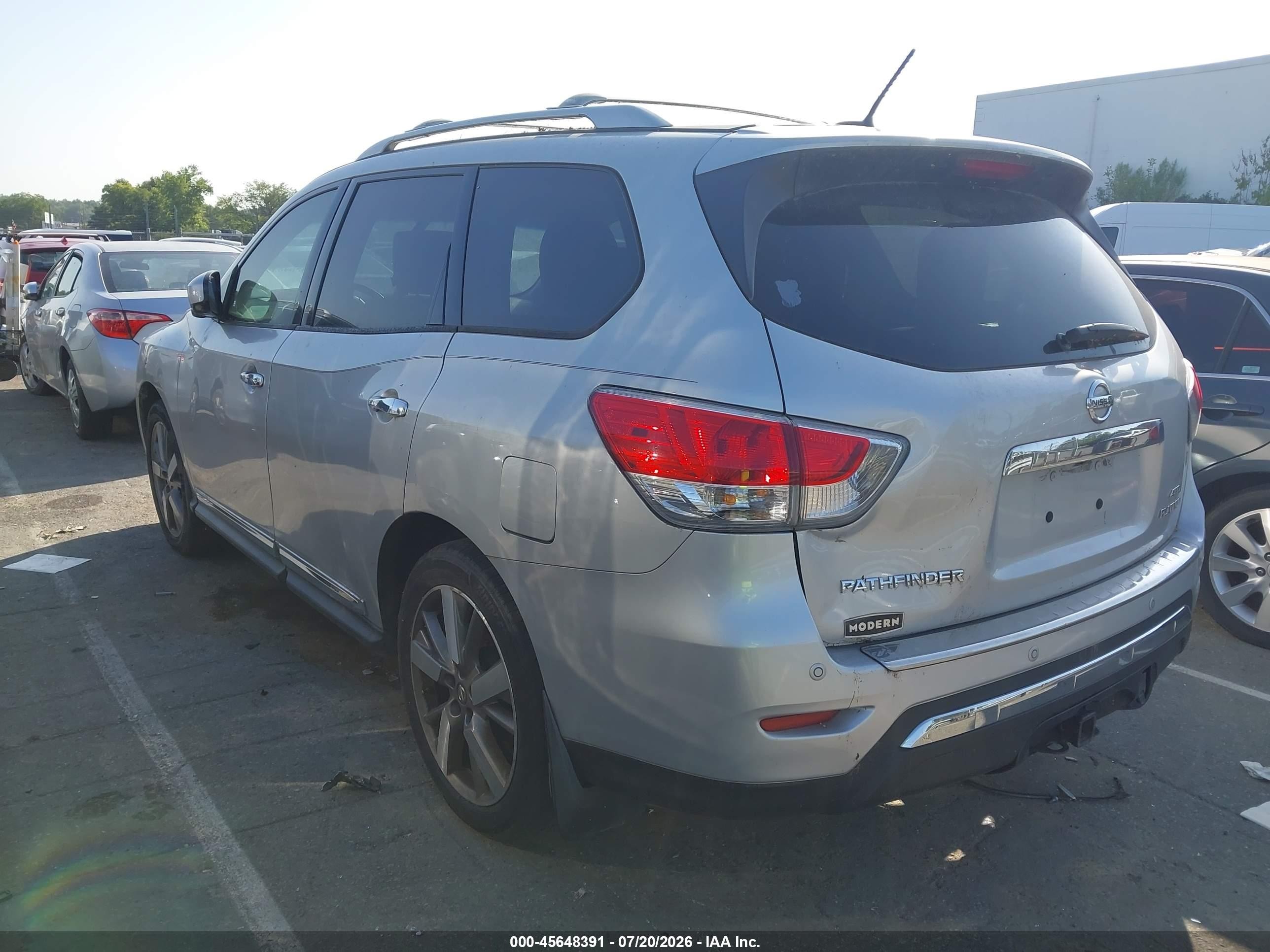 2014 Nissan Pathfinder Platinum Silver vin: 5N1AR2MM0EC722296