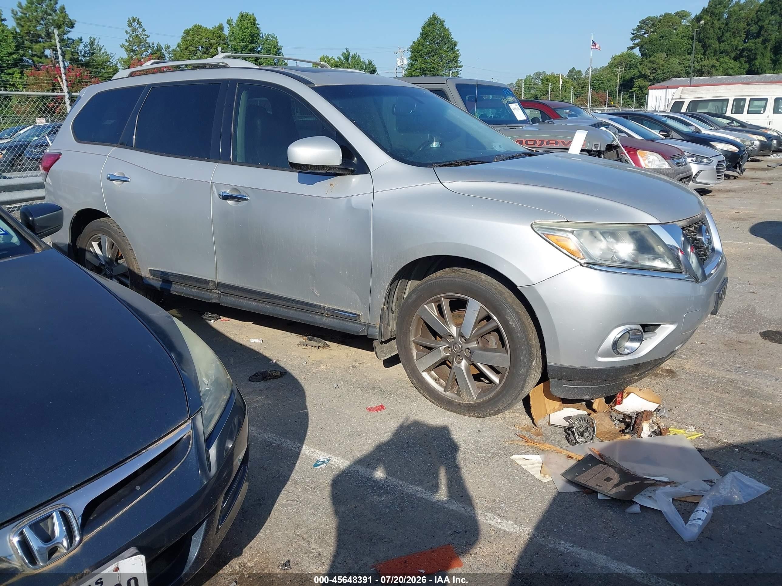 2014 Nissan Pathfinder Platinum Silver vin: 5N1AR2MM0EC722296